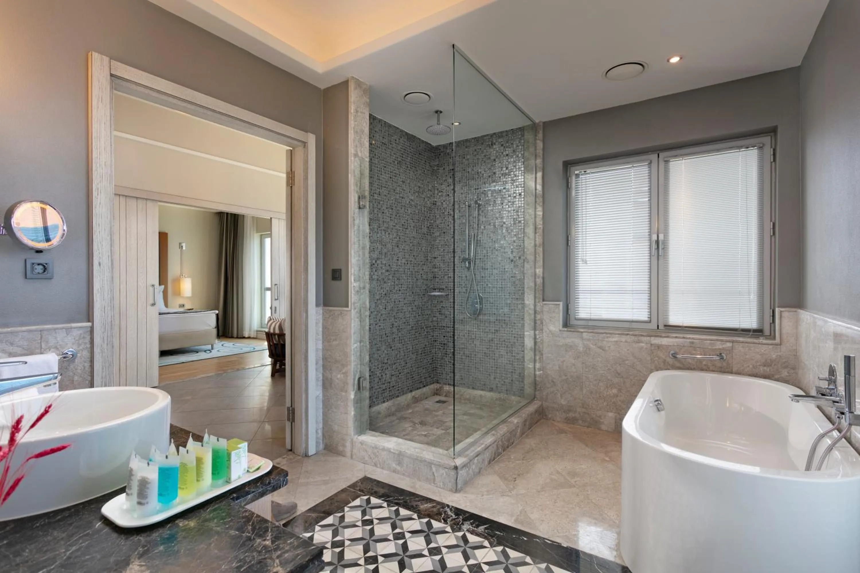 Shower in Xanadu Island