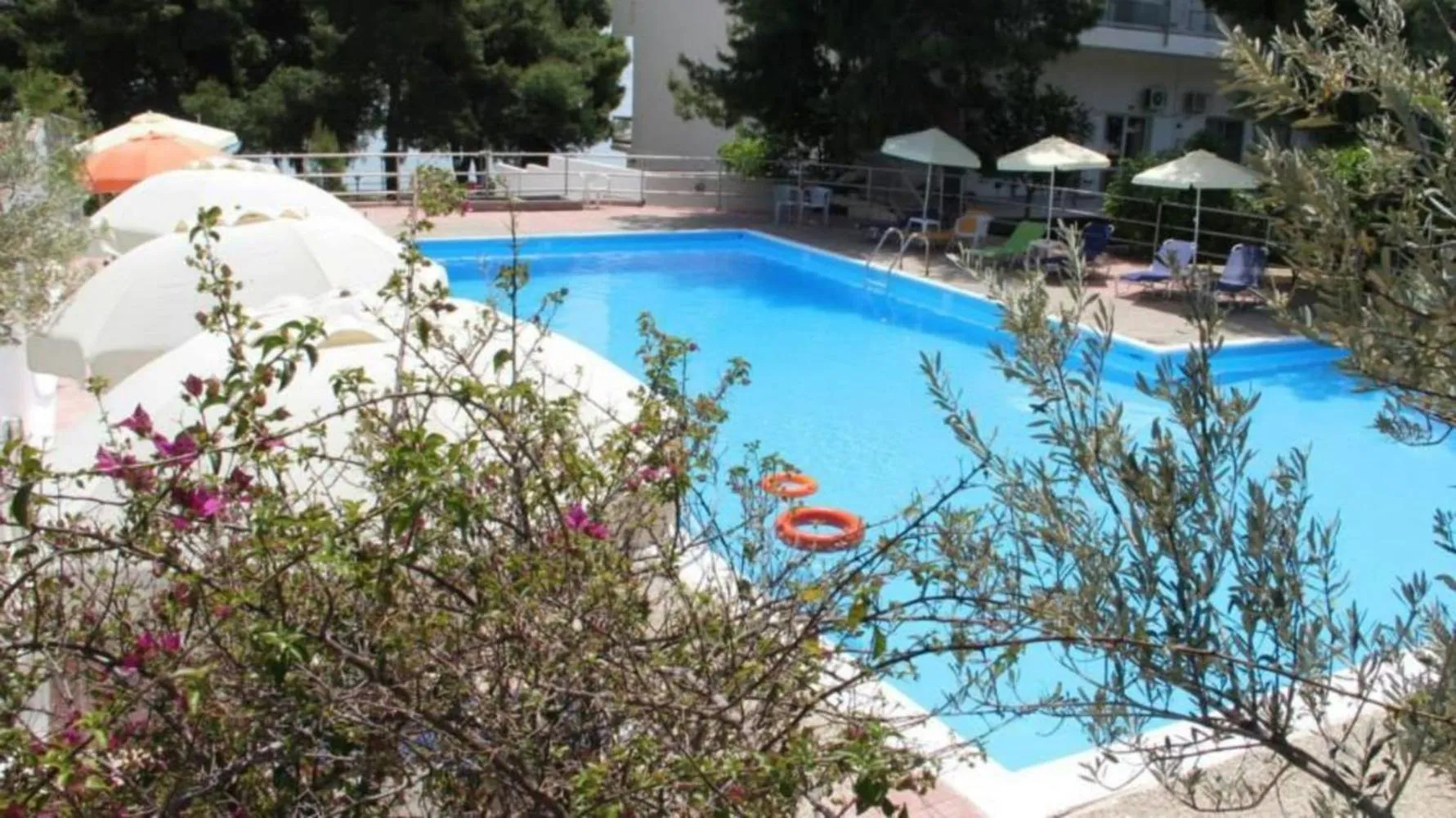 Swimming pool in Siagas Beach Hotel