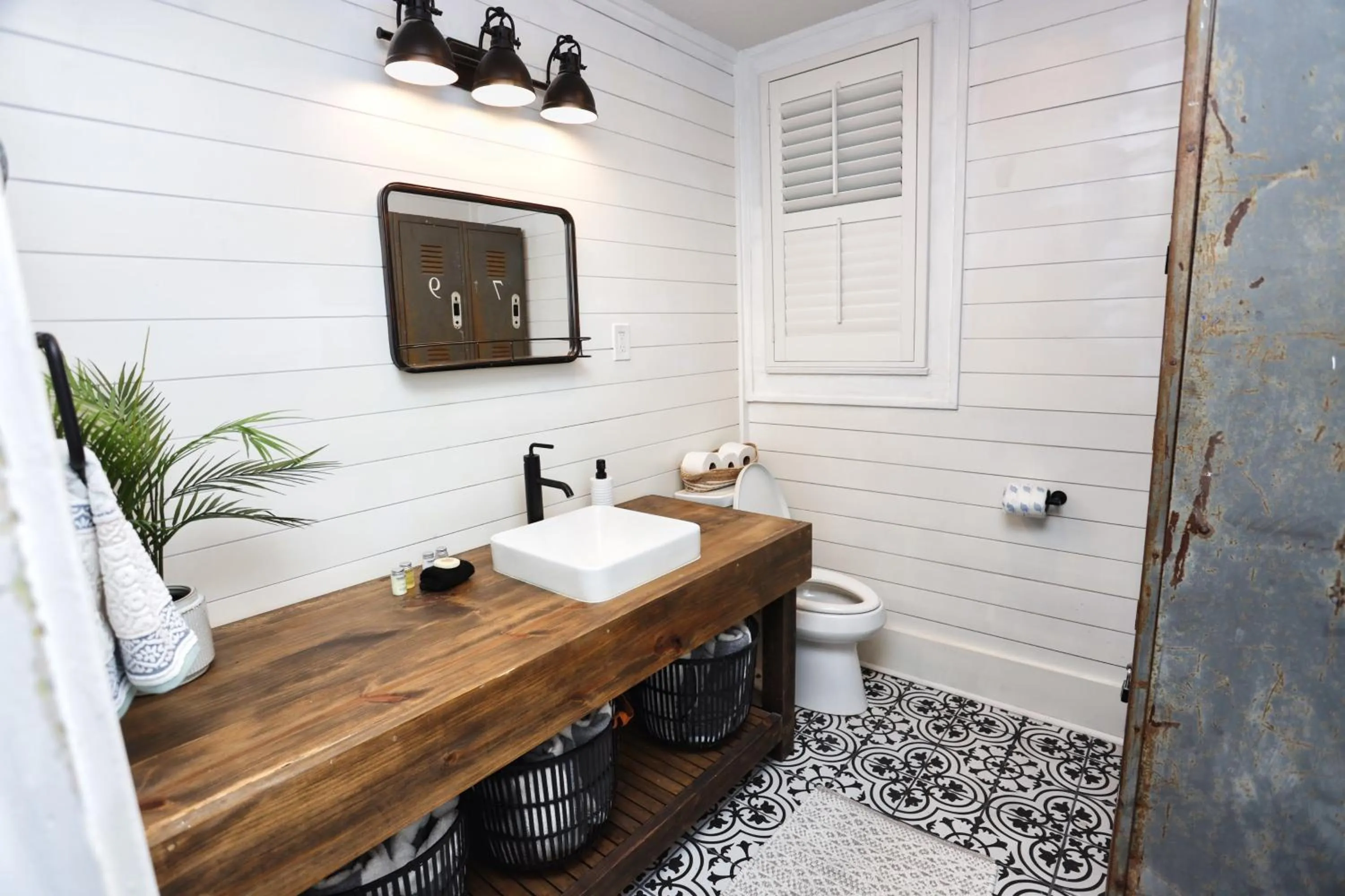 Toilet in Historic Home Family Friendly Close to Seawall