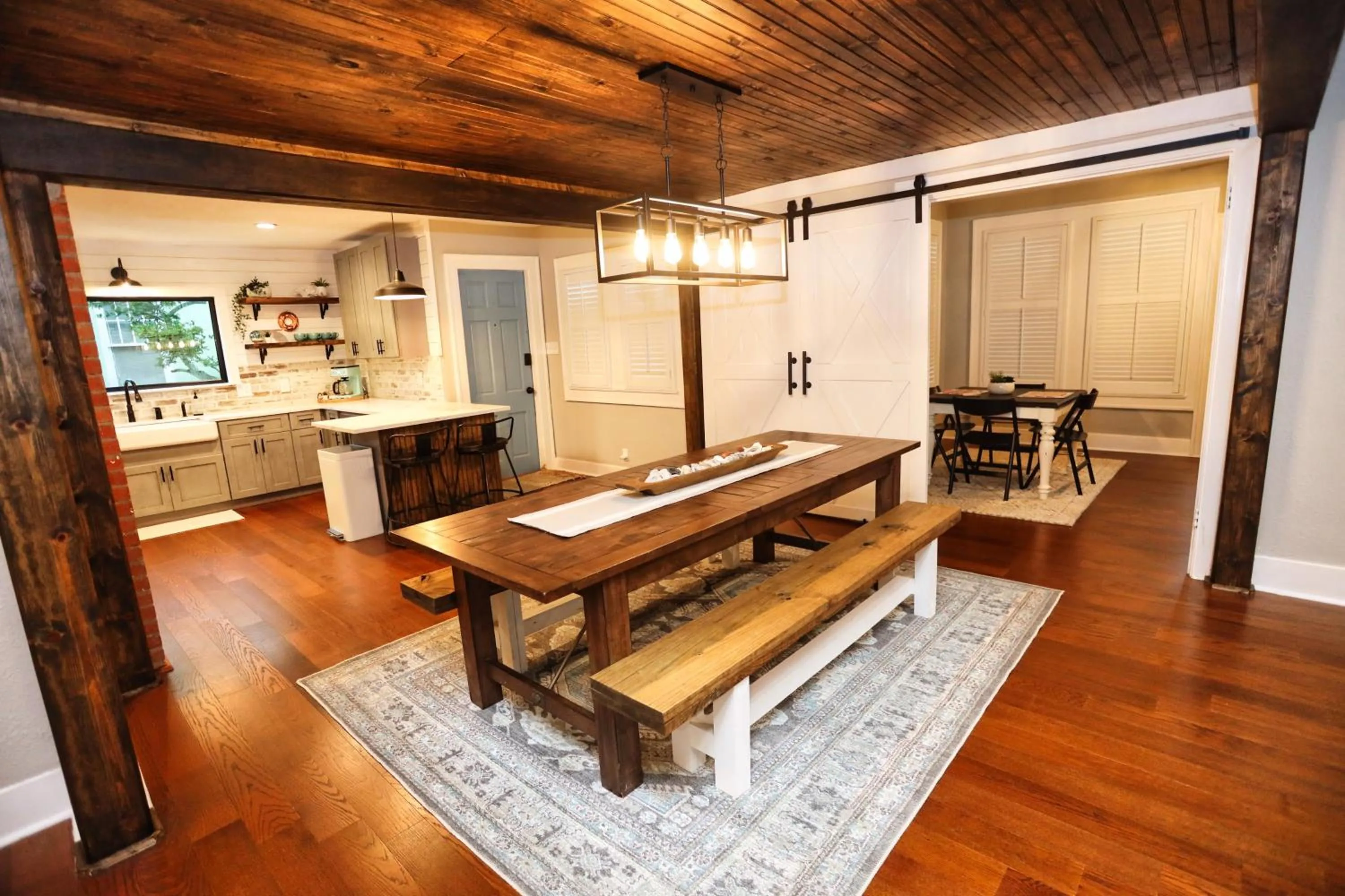 Kitchen or kitchenette in Historic Home Family Friendly Close to Seawall