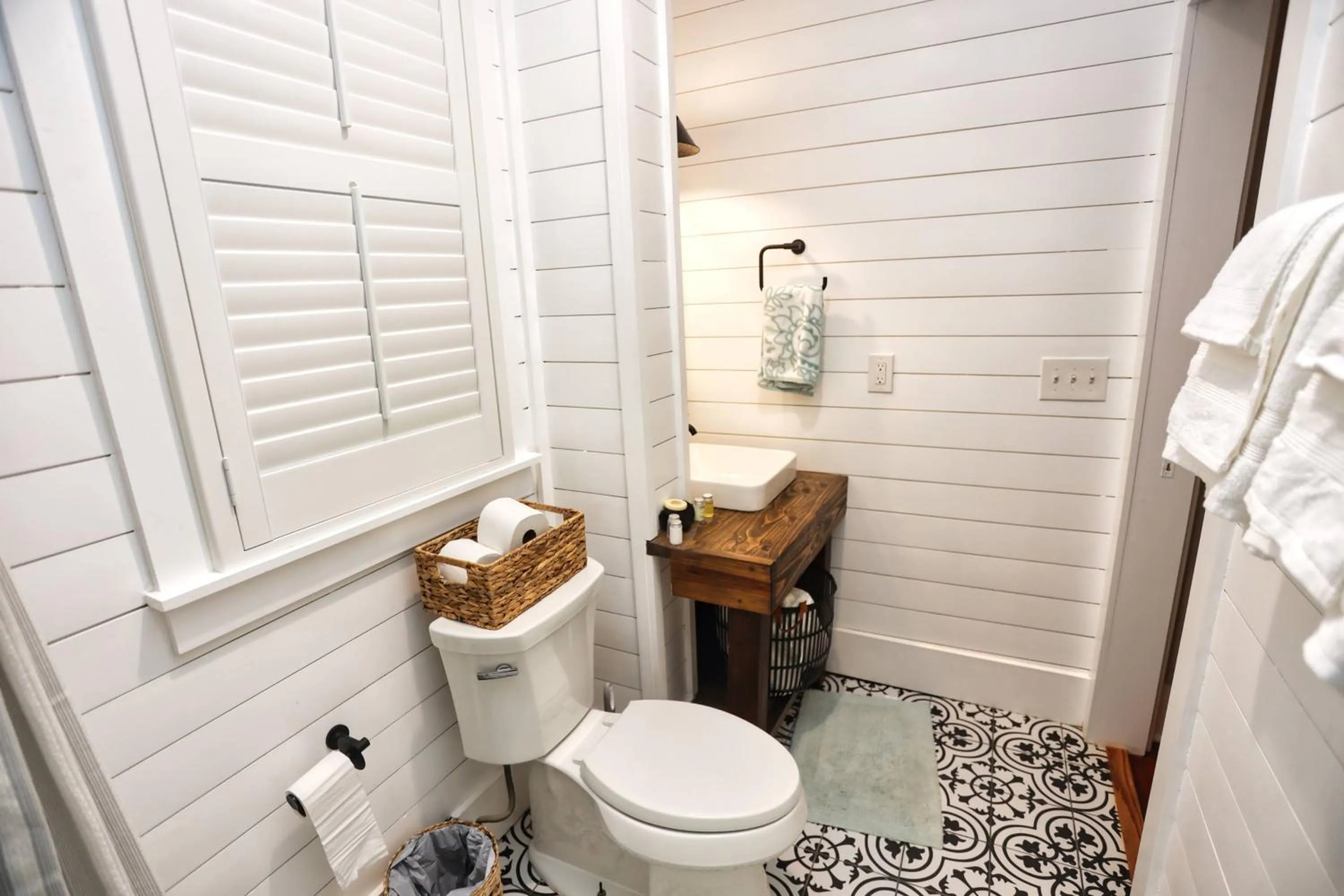 Shower in Historic Home Family Friendly Close to Seawall