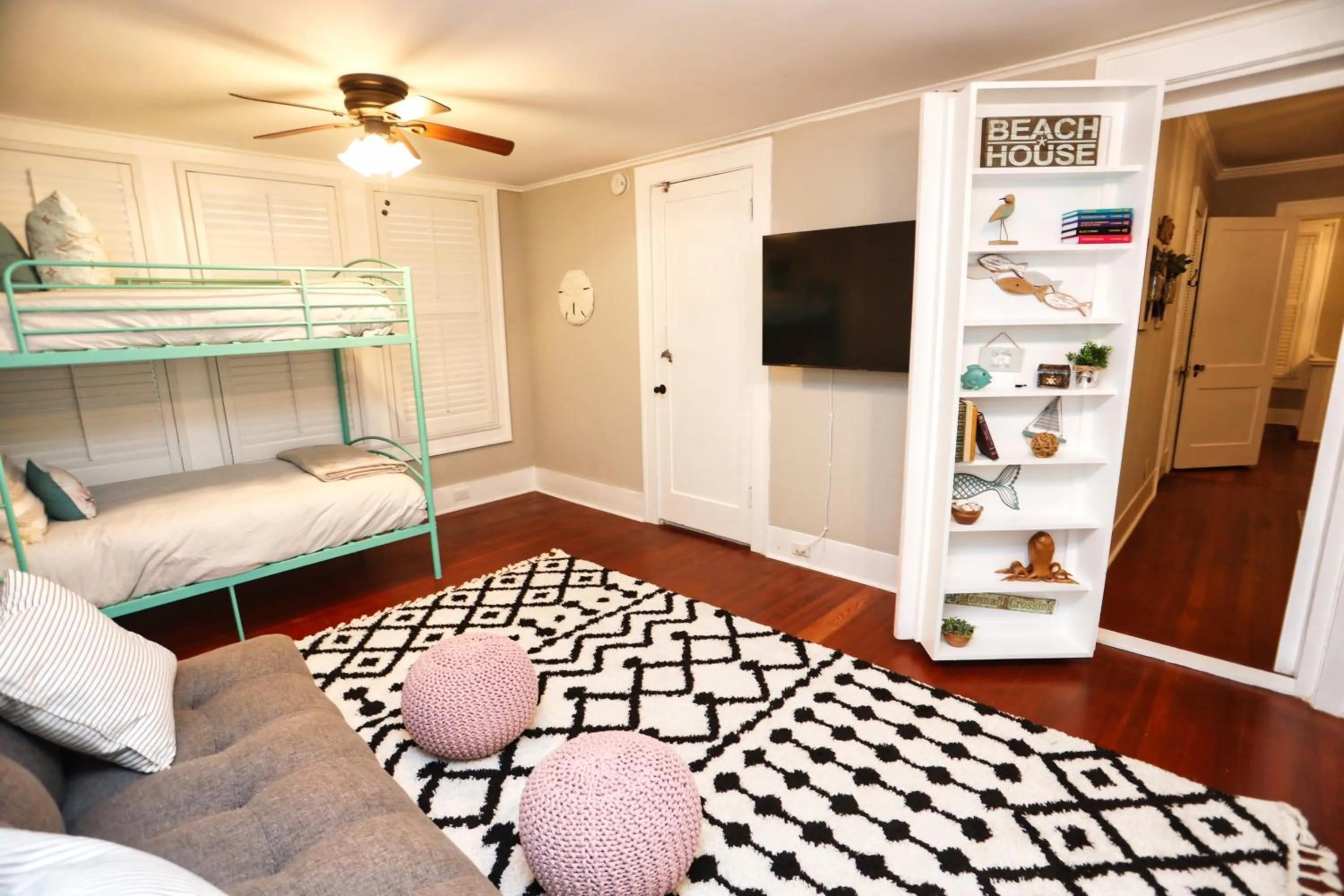 Bedroom, Bed in Historic Home Family Friendly Close to Seawall