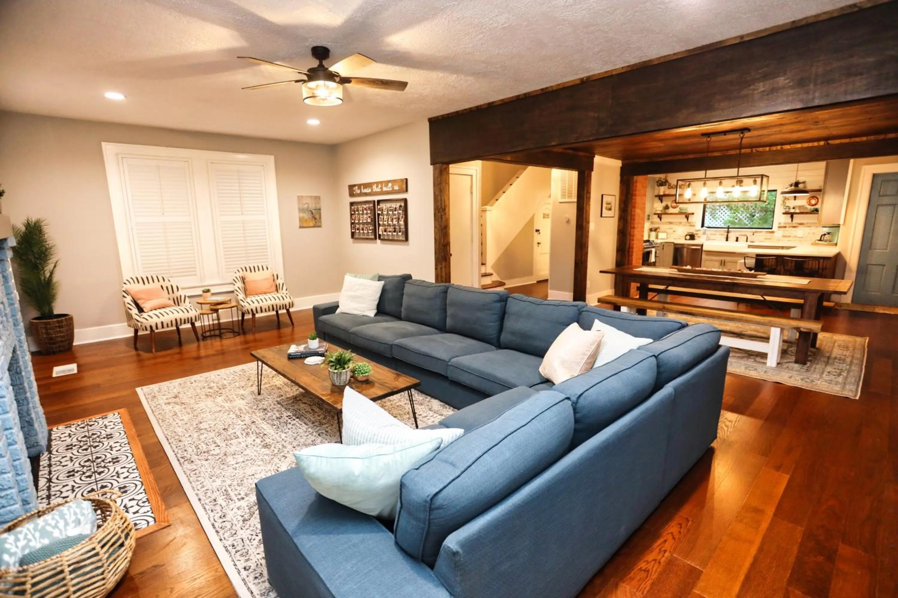 TV and multimedia in Historic Home Family Friendly Close to Seawall