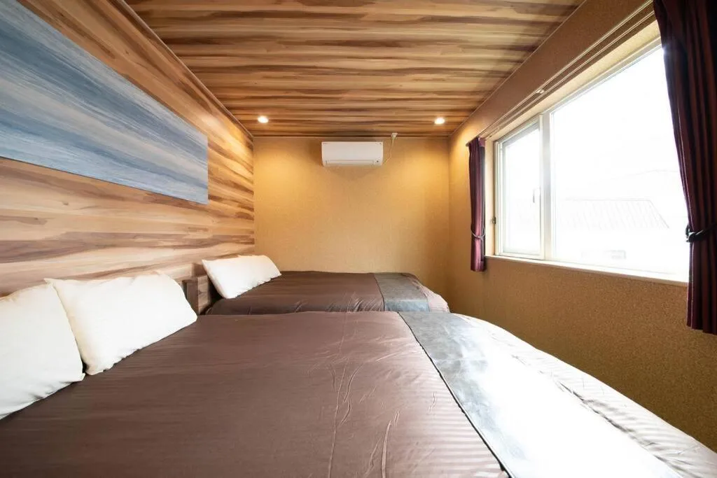Bed in The BEEHIVE OTARU