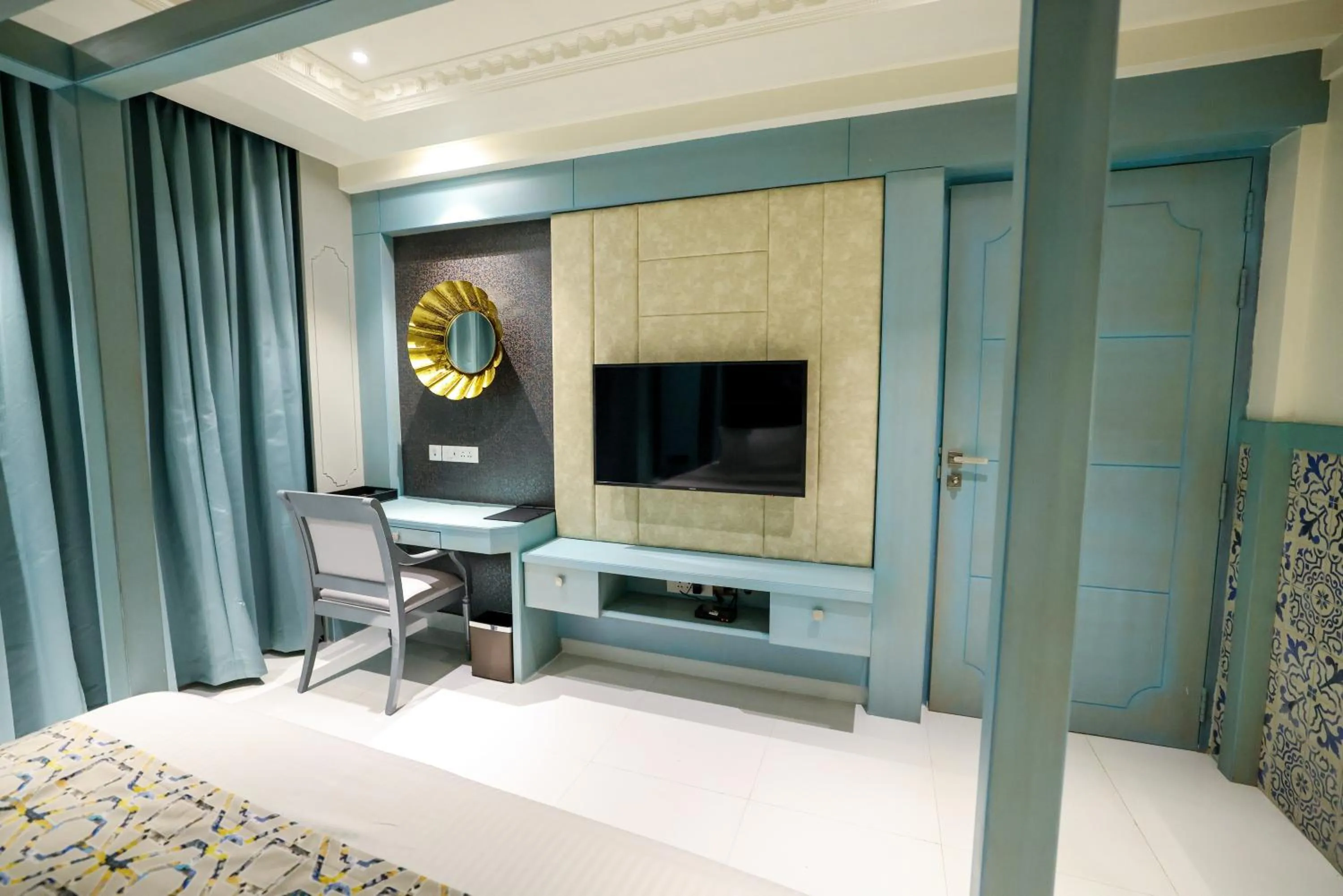 TV and multimedia, Bed in AJ Grand Hotel