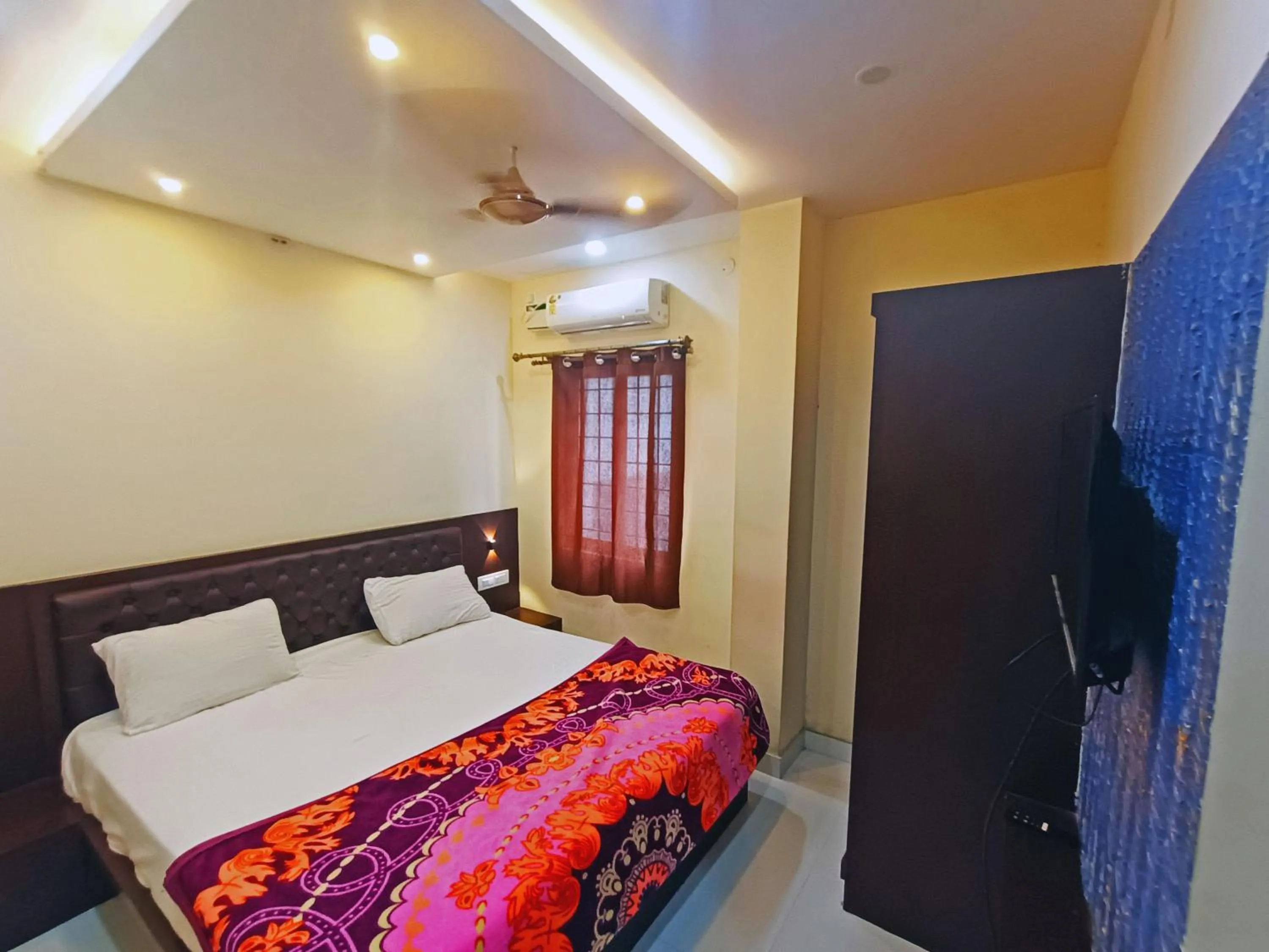 Bedroom, Bed in MG Residency