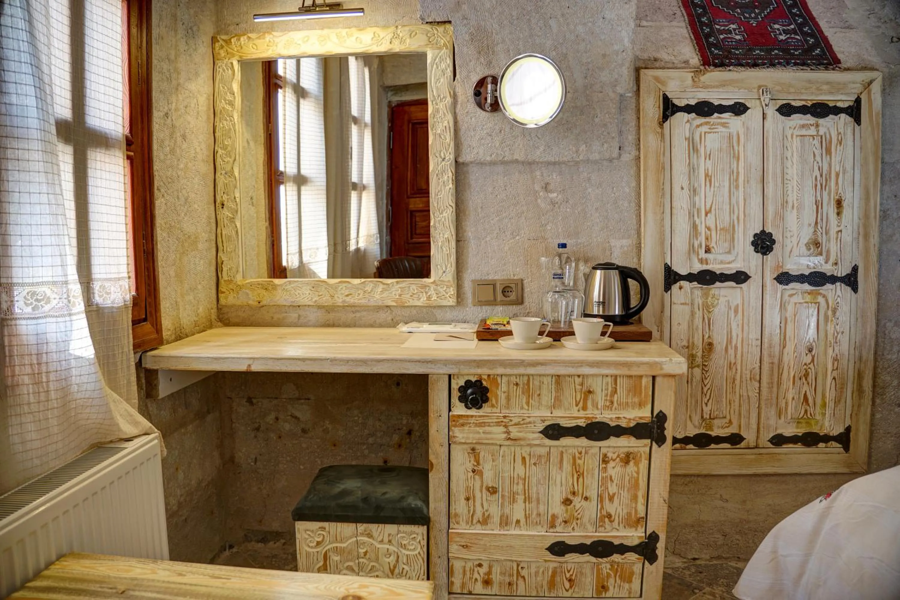 Coffee/tea facilities in Aşk-ı Nare Cave Hotel Swimming Pool Hot & SPA