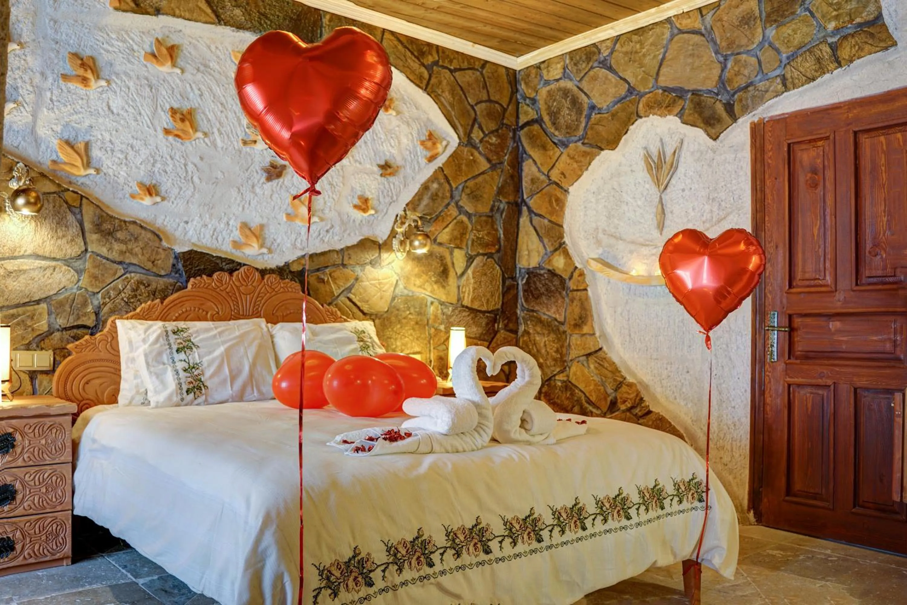 Bed in Aşk-ı Nare Cave Hotel Swimming Pool Hot & SPA