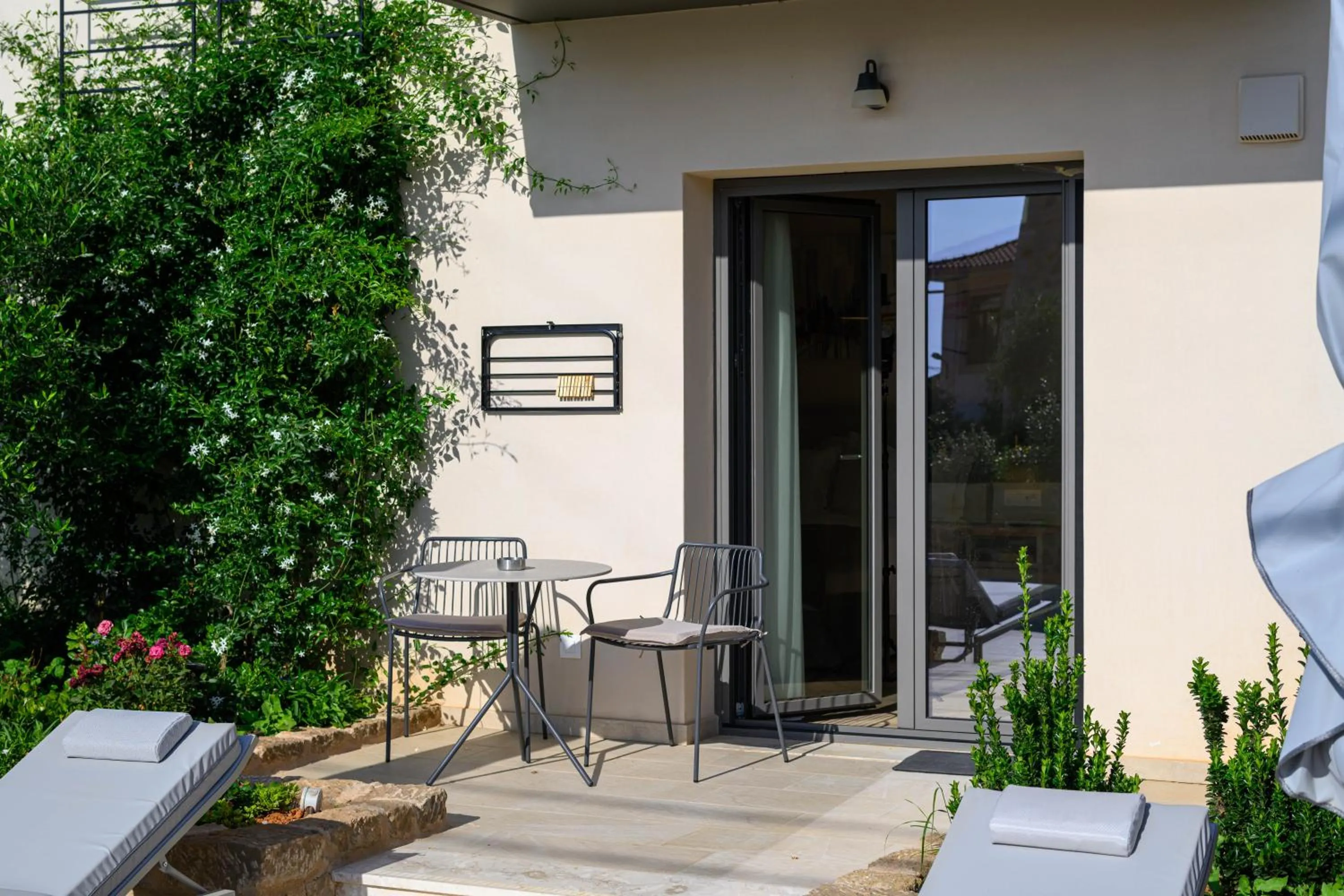 Kannas Mani Luxury Suites -Adults Friendly 14 Plus