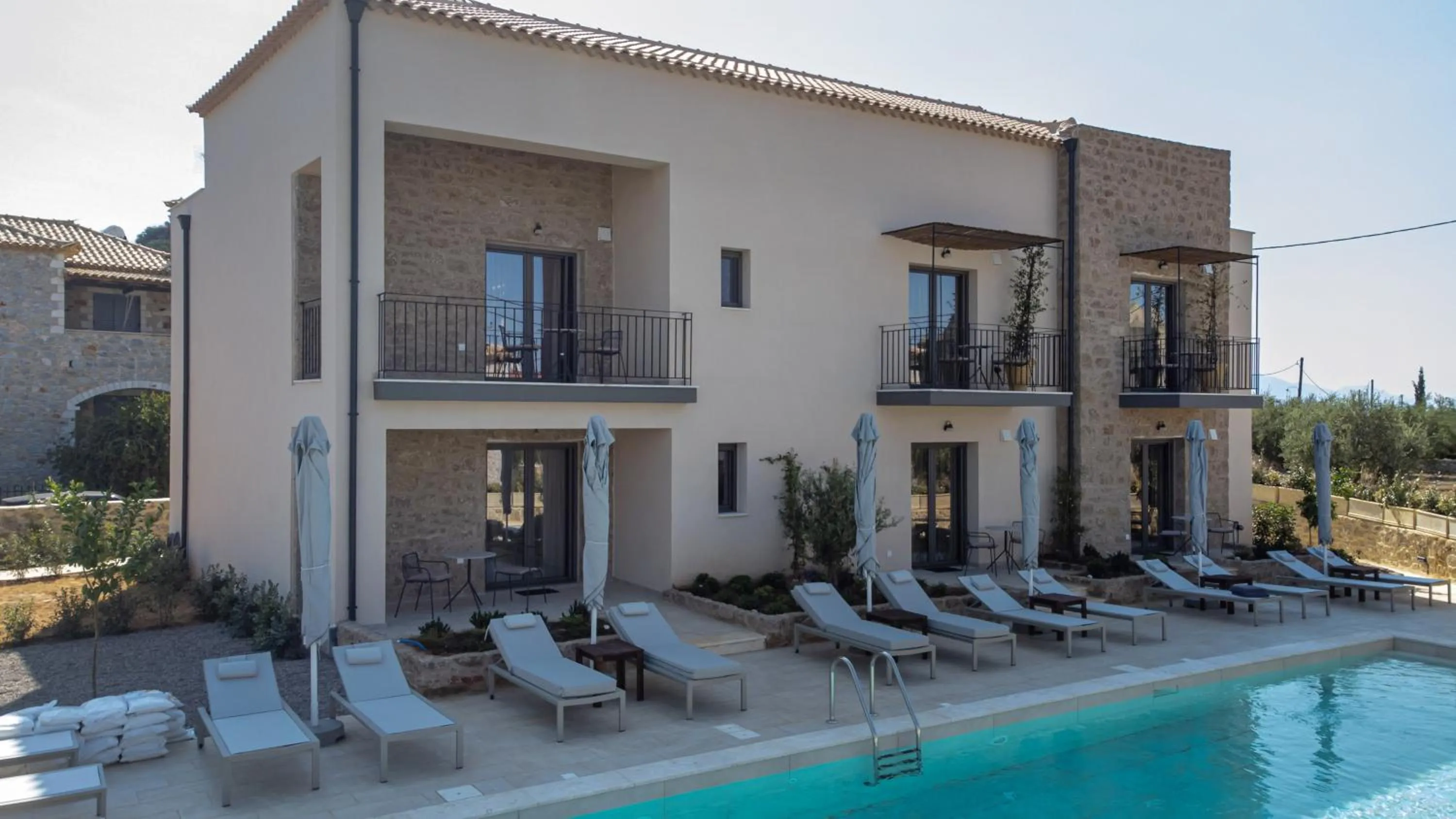 Kannas Mani Luxury Suites -Adults Friendly 14 Plus