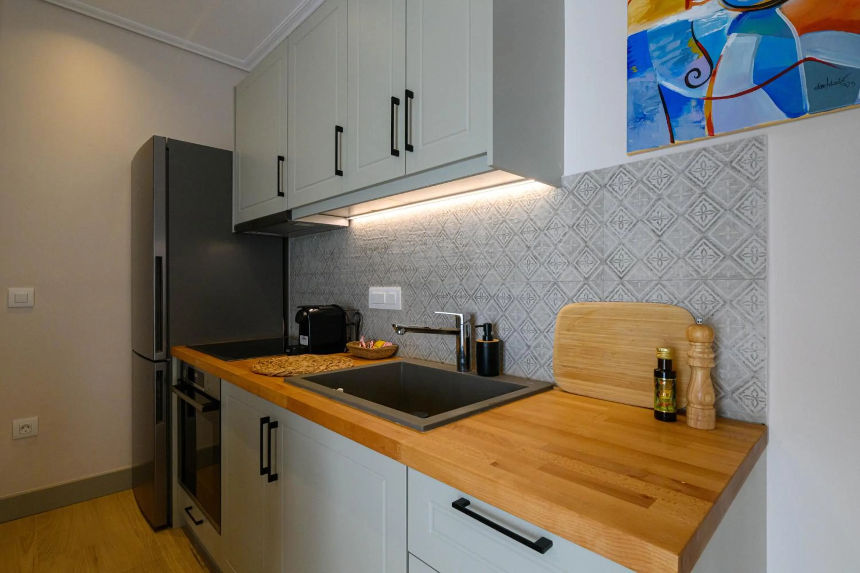 Kannas Mani Luxury Suites -Adults Friendly 14 Plus