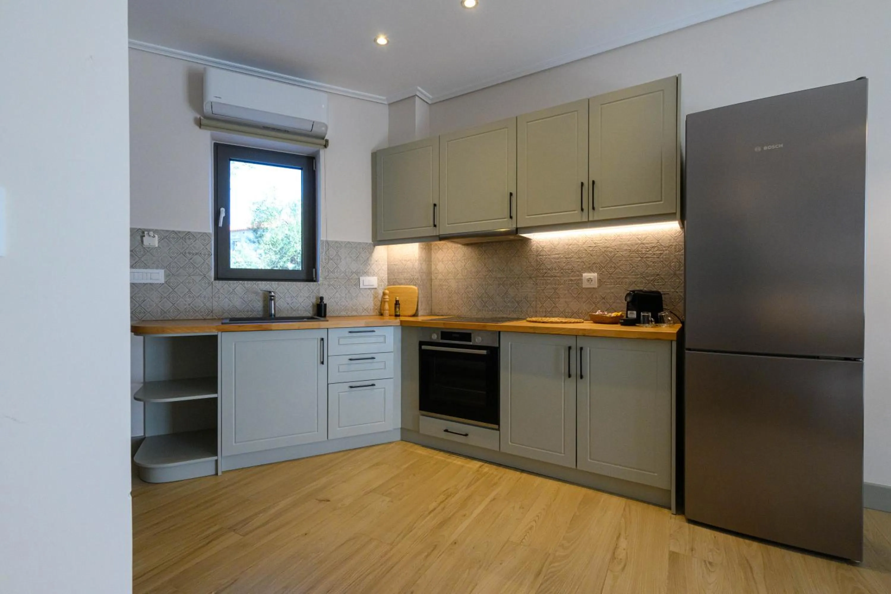 Kannas Mani Luxury Suites -Adults Friendly 14 Plus