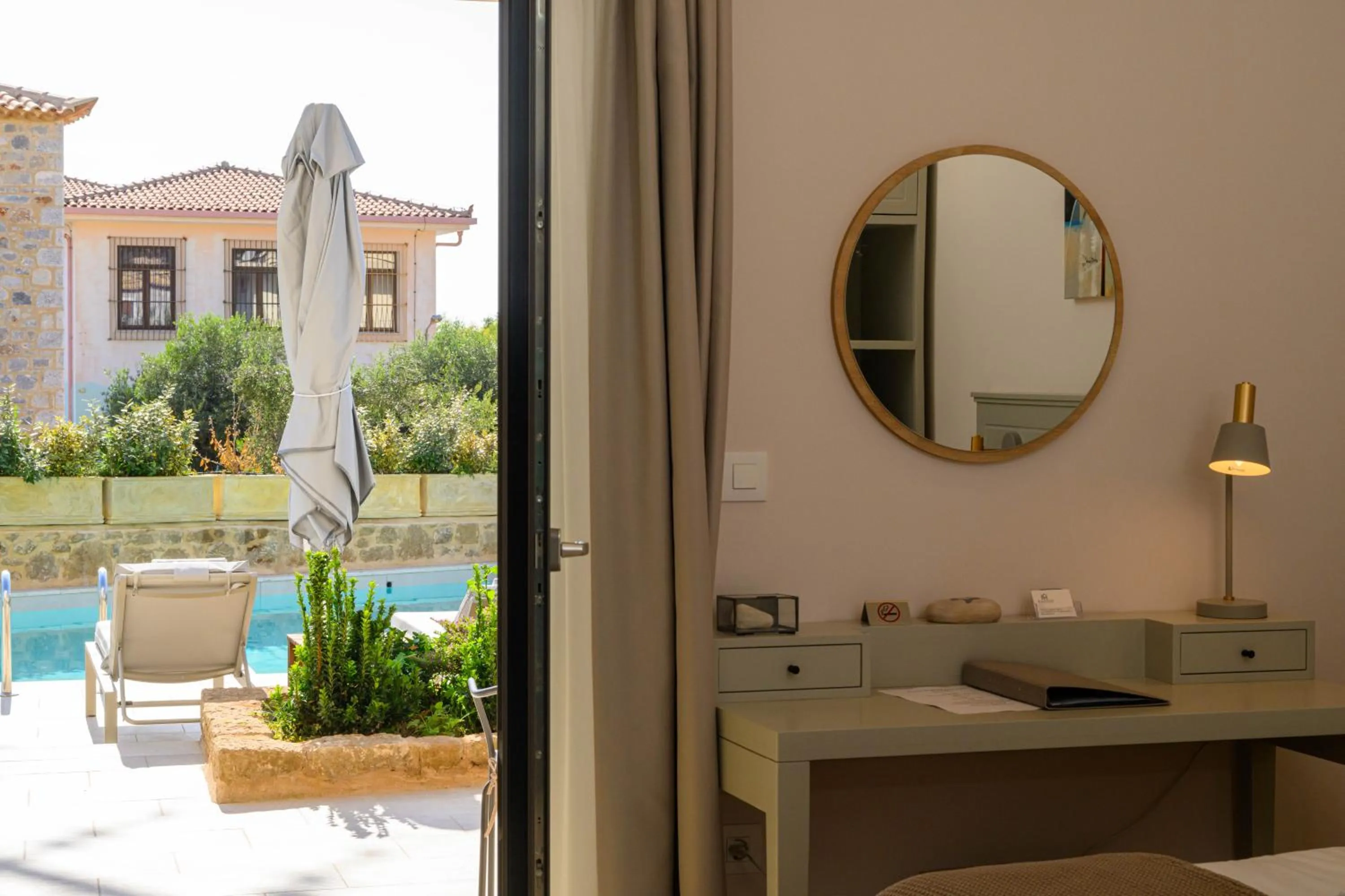 Kannas Mani Luxury Suites -Adults Friendly 14 Plus