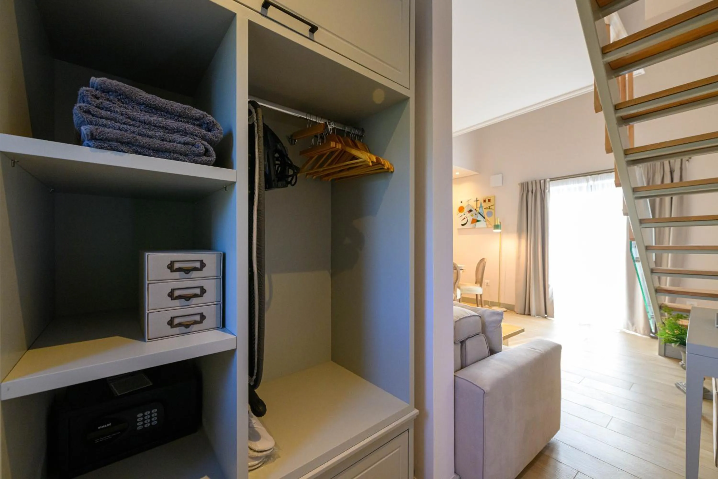 Kannas Mani Luxury Suites -Adults Friendly 14 Plus