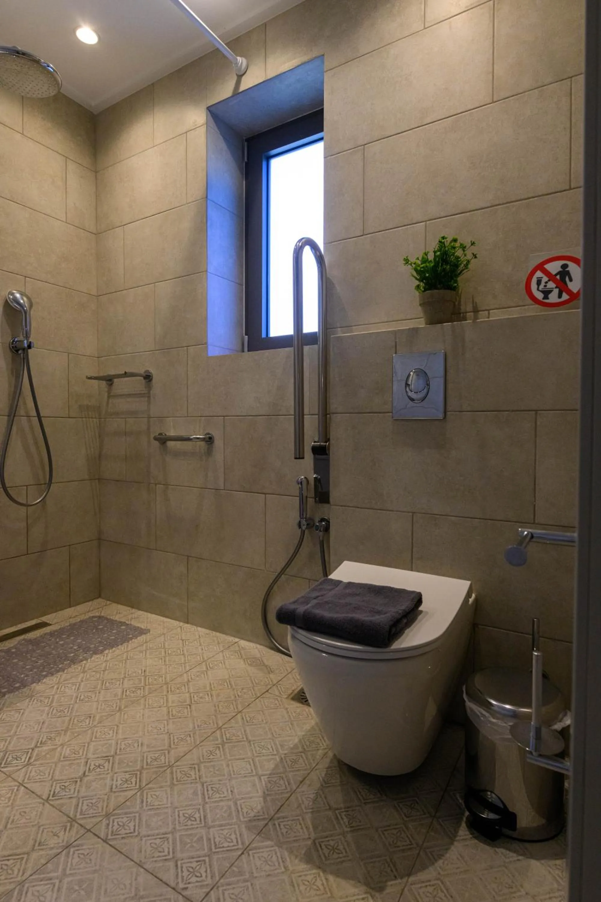 Kannas Mani Luxury Suites -Adults Friendly 14 Plus