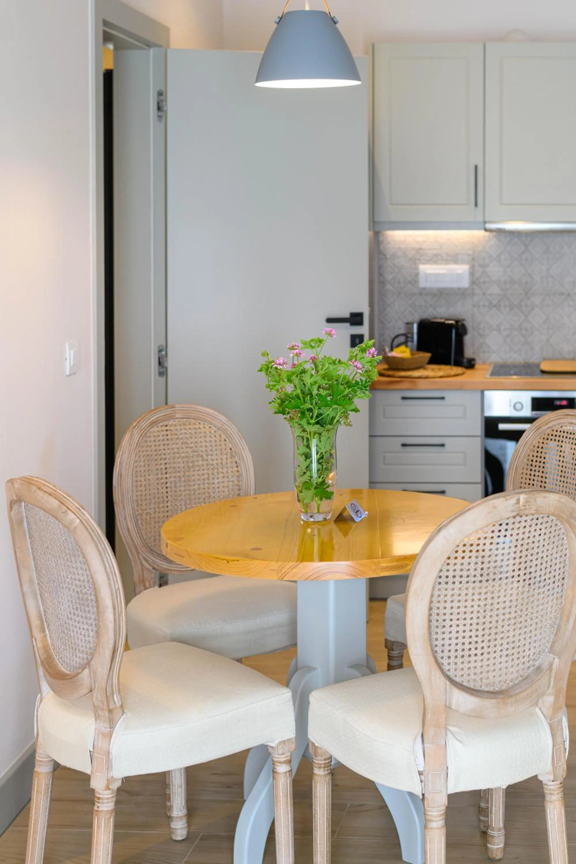 Kannas Mani Luxury Suites -Adults Friendly 14 Plus