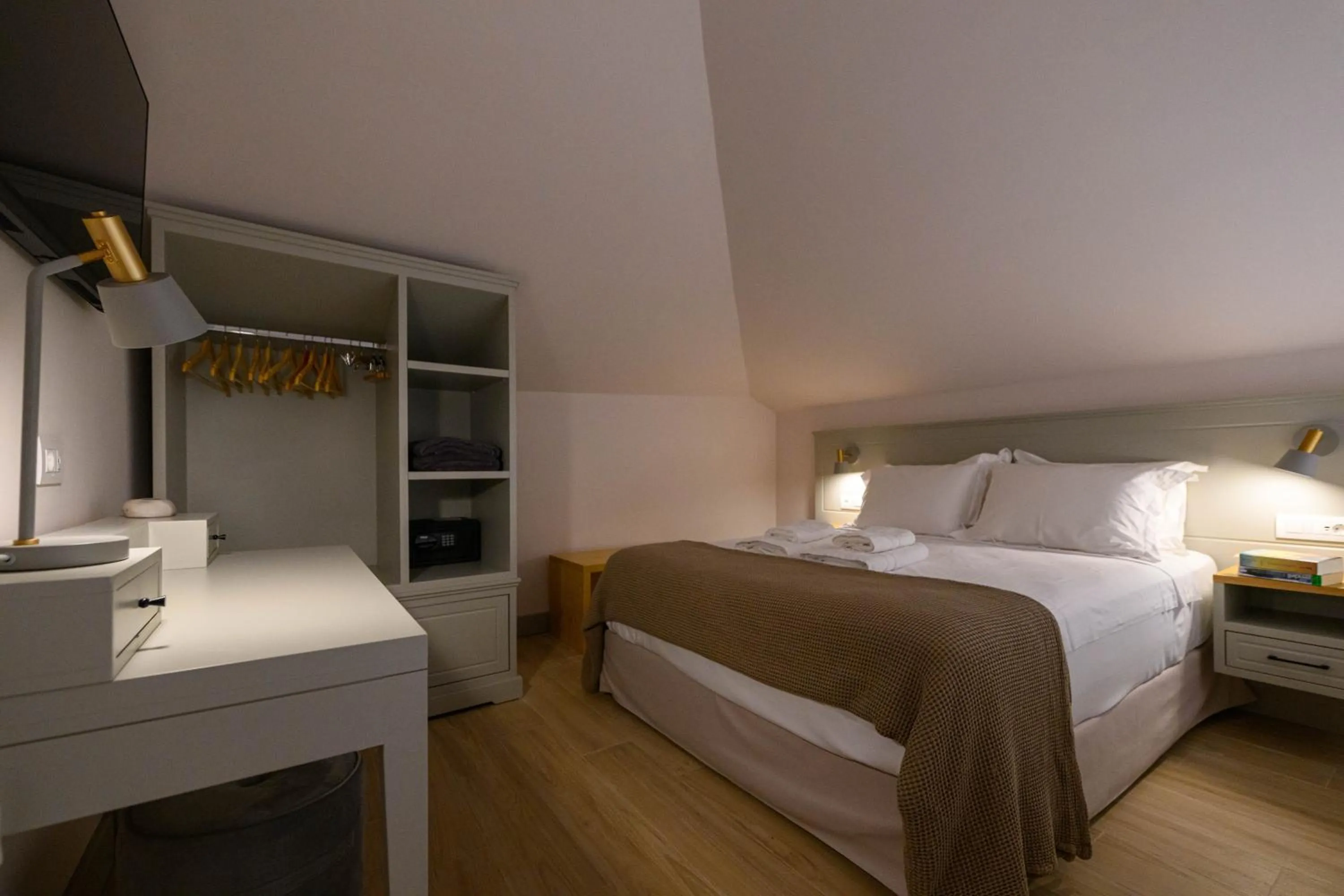 Bed in Kannas Mani Luxury Suites -Adults Friendly 14 Plus