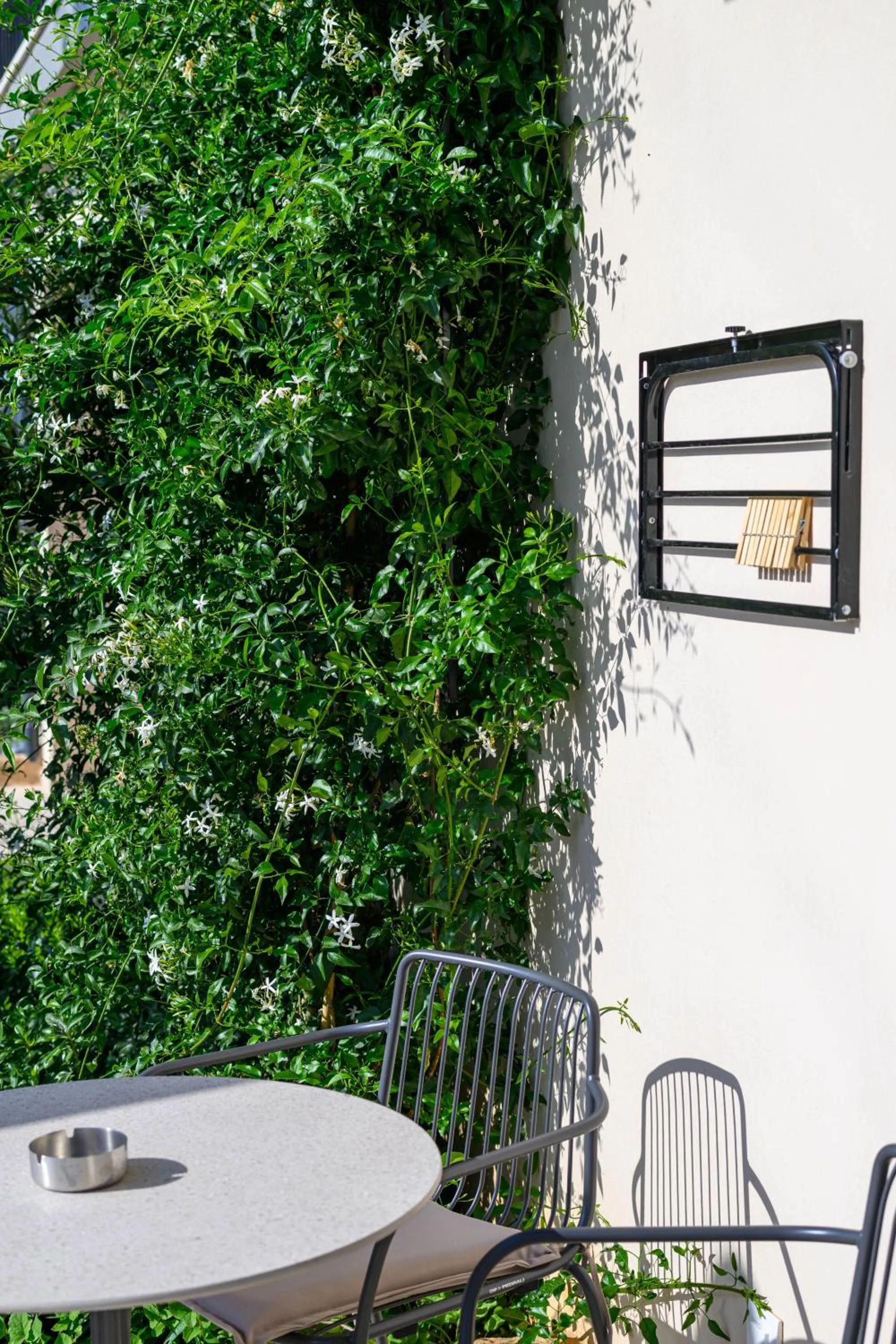 Kannas Mani Luxury Suites -Adults Friendly 14 Plus