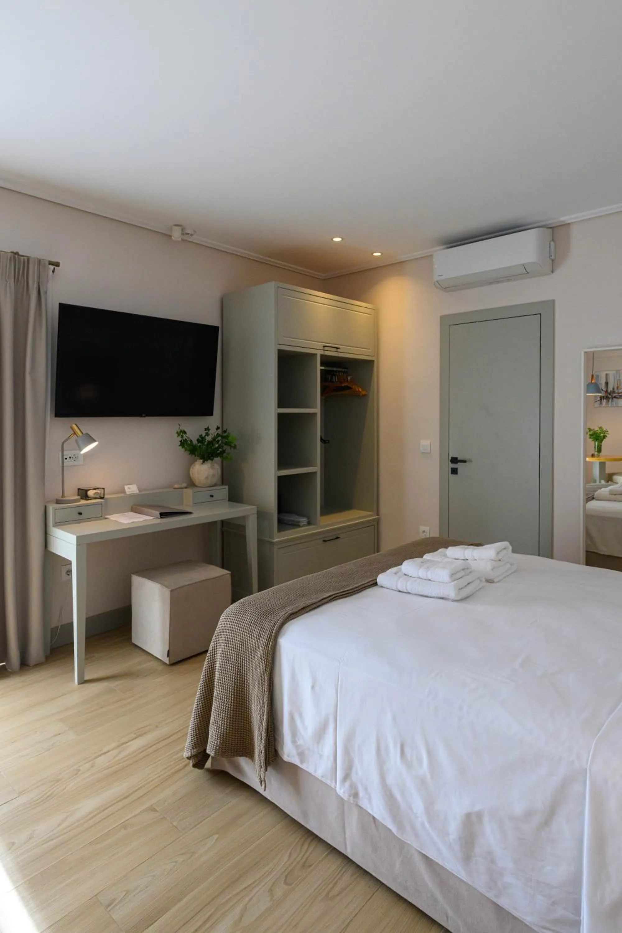 Bed in Kannas Mani Luxury Suites -Adults Friendly 14 Plus