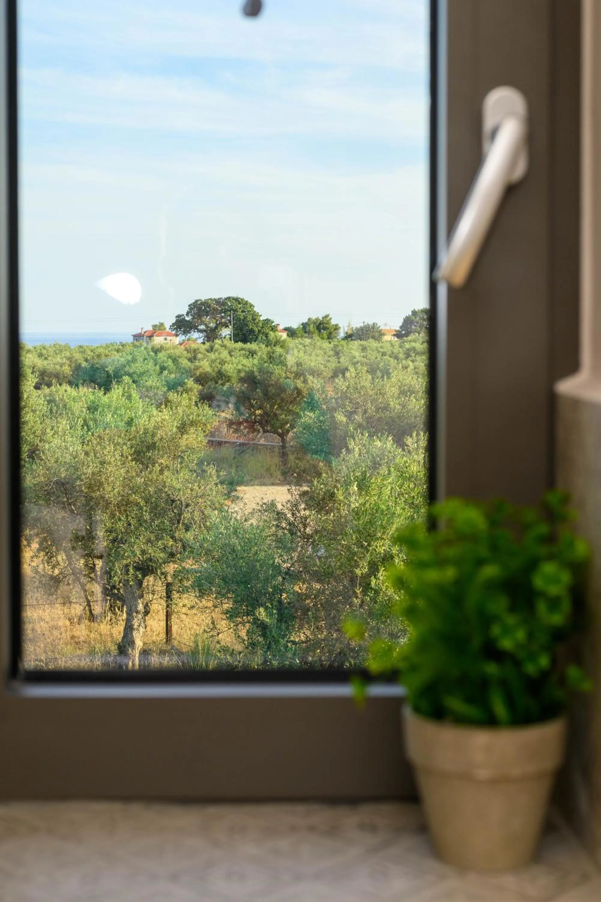 Kannas Mani Luxury Suites -Adults Friendly 14 Plus