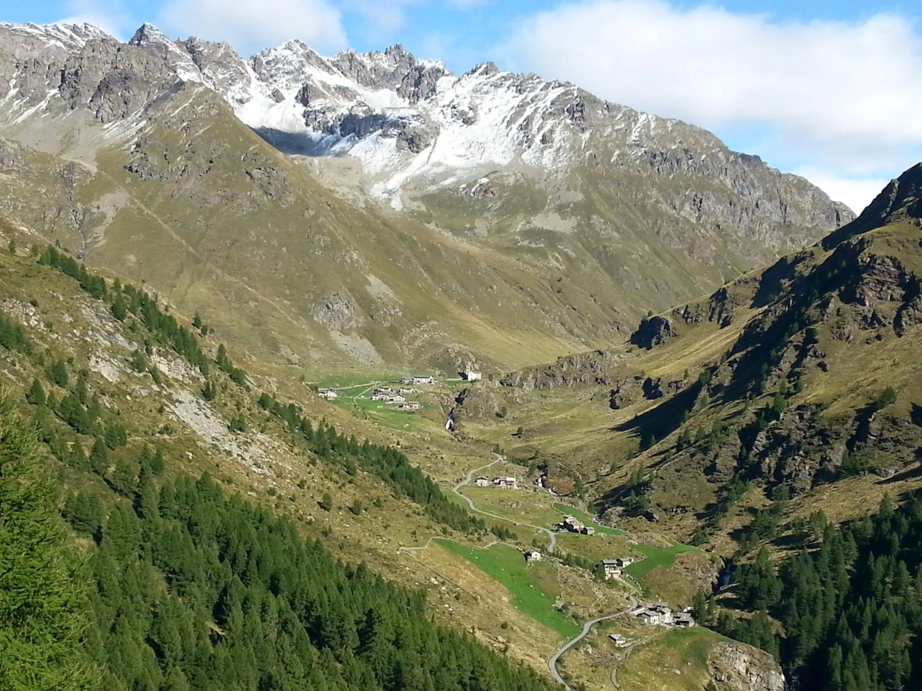 Hiking in Hotel Sassella