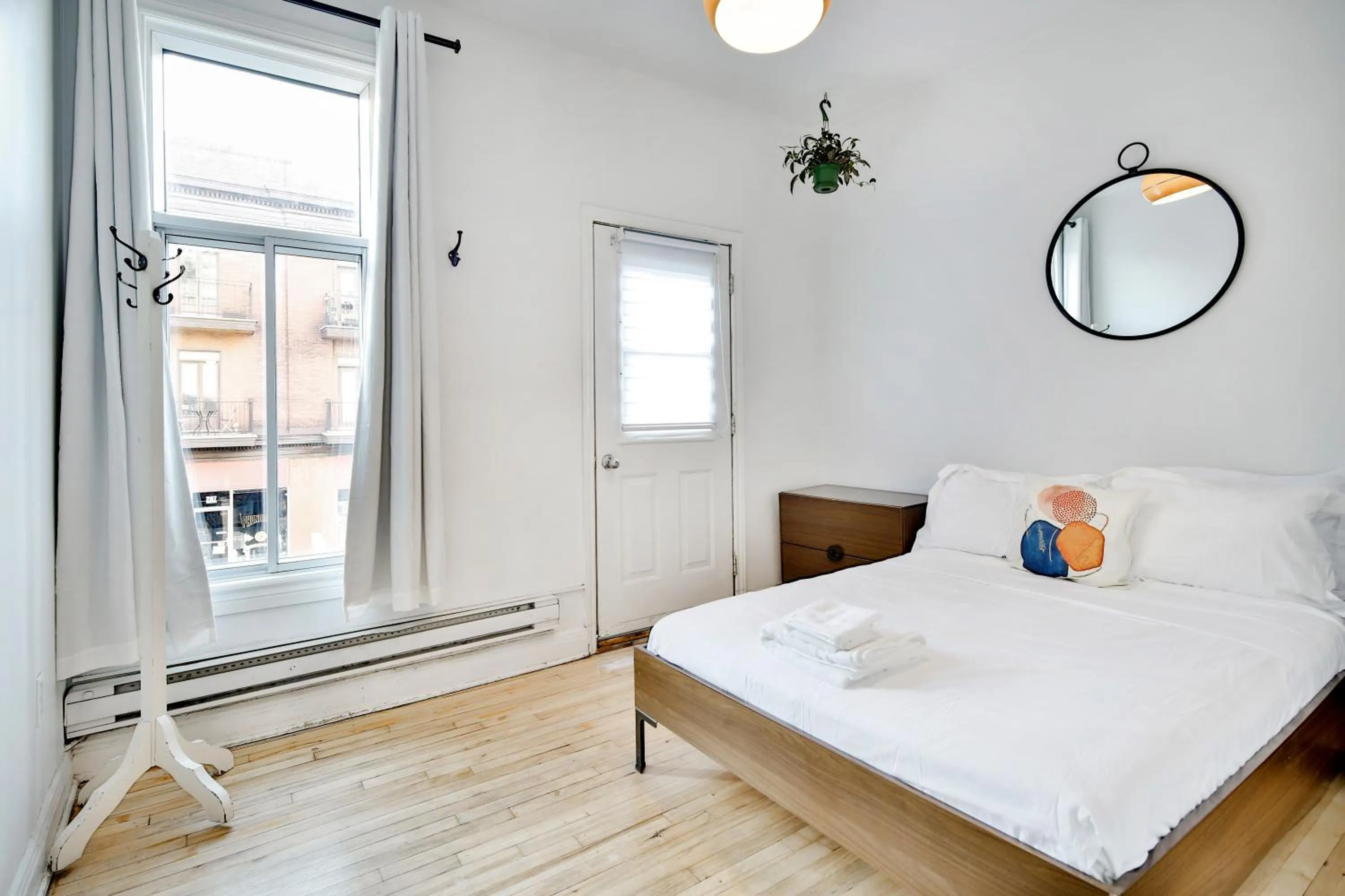 Bedroom, Bed in La Maison Du Mile-End