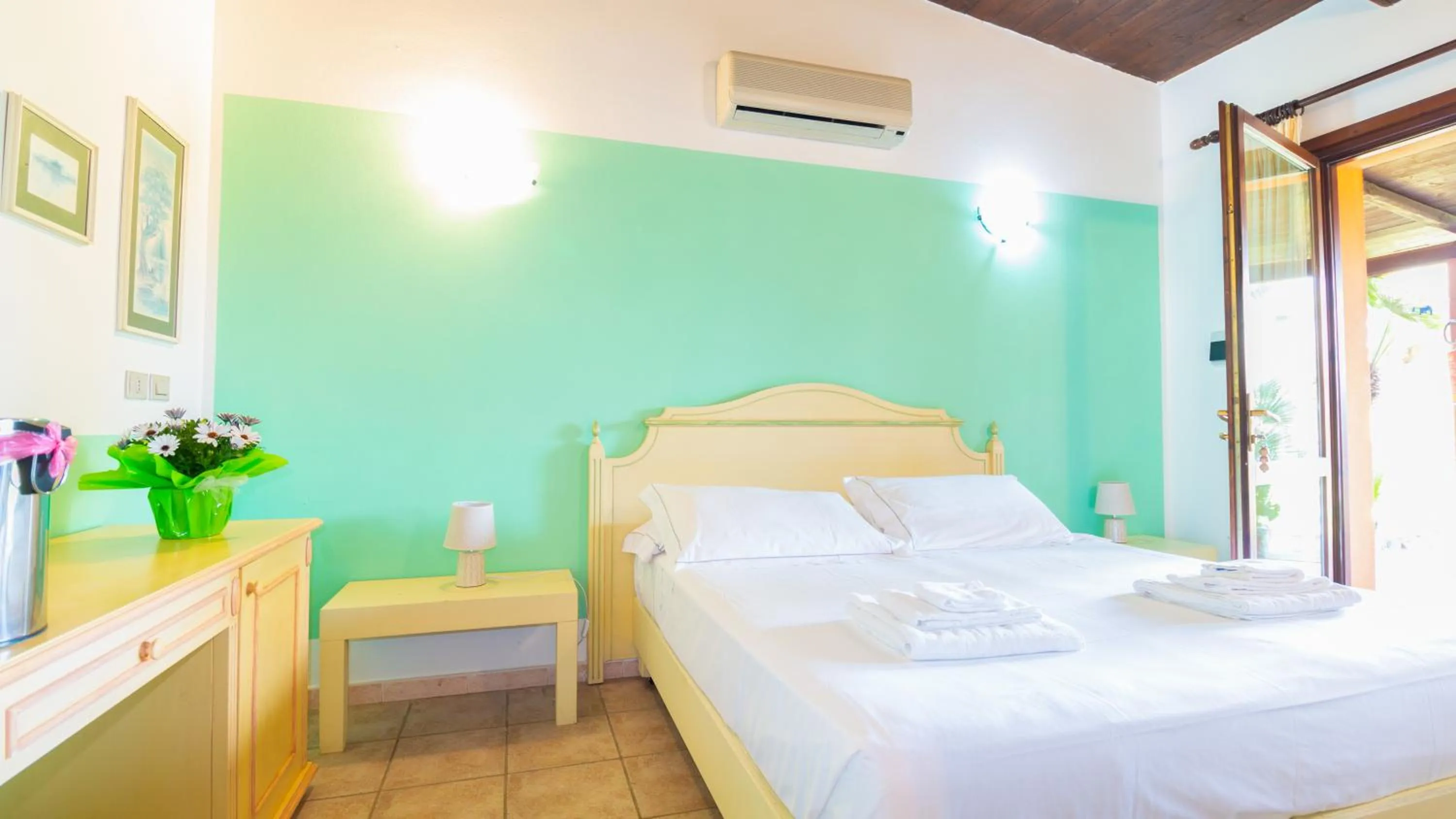 Bedroom, Bed in Sa Mola