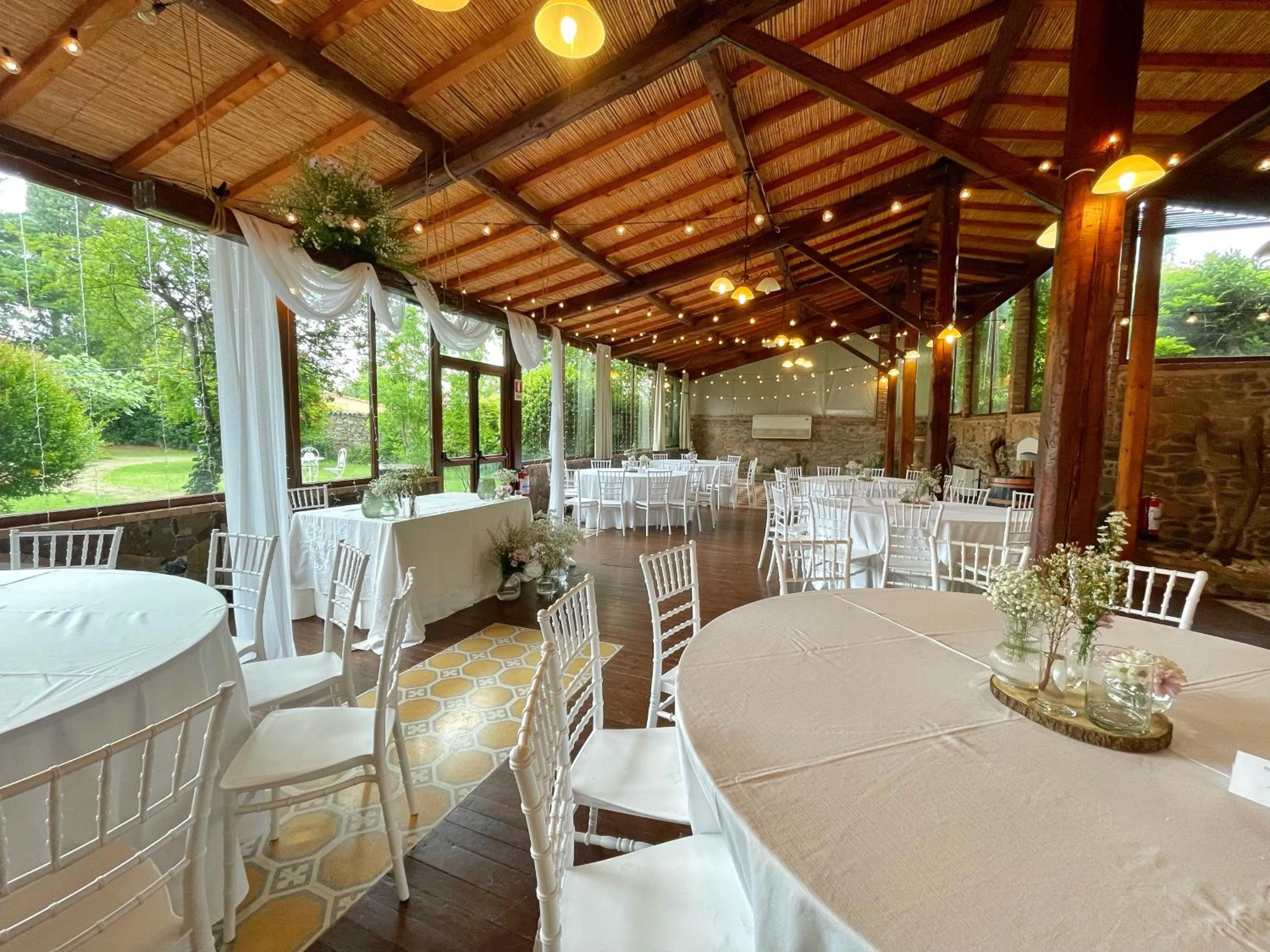 Restaurant/places to eat in Sa Mola