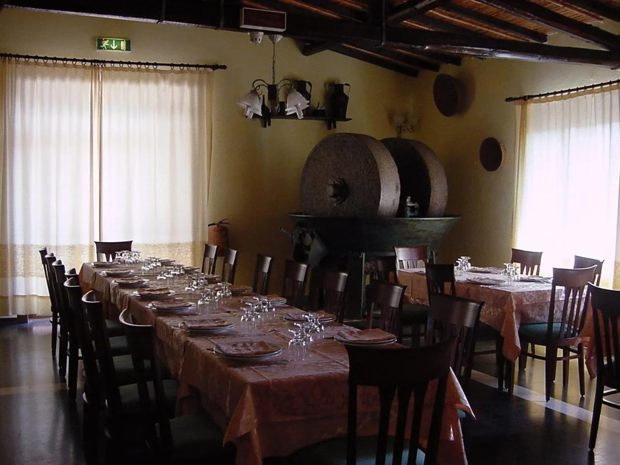 Restaurant/places to eat in Sa Mola