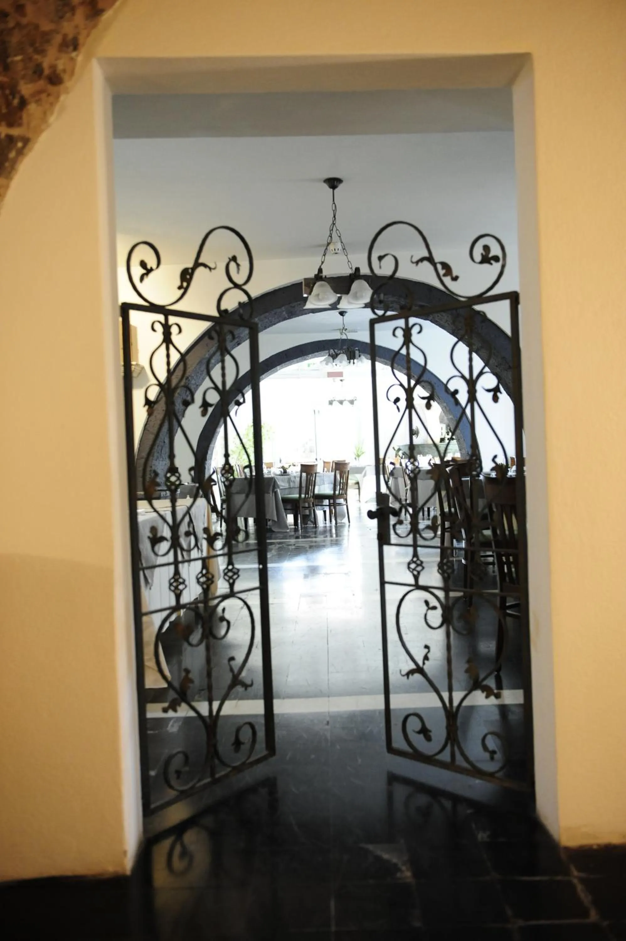 Restaurant/places to eat in Sa Mola