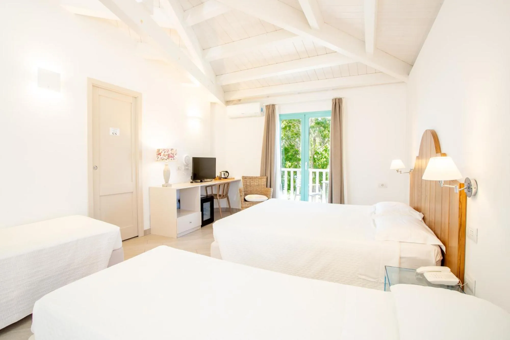 View (from property/room), Bed in Park Hotel Asinara