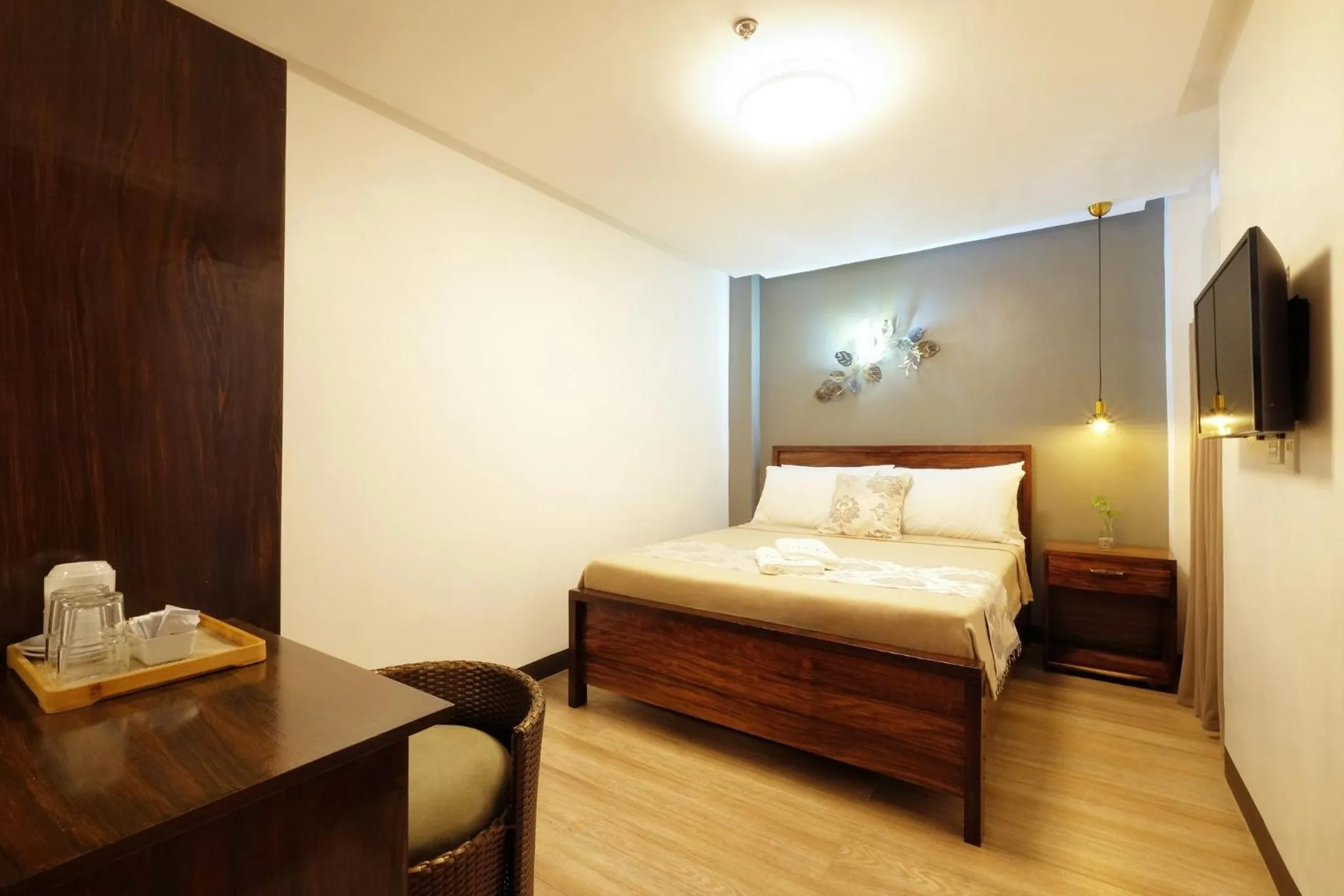 Bed in Jai-cob’s Suites