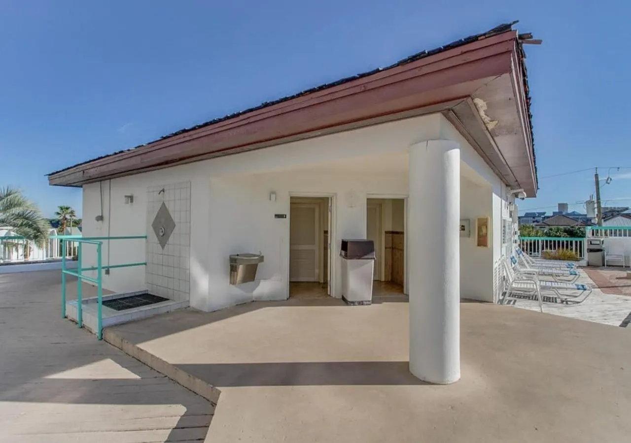 Surfside Resort by TO