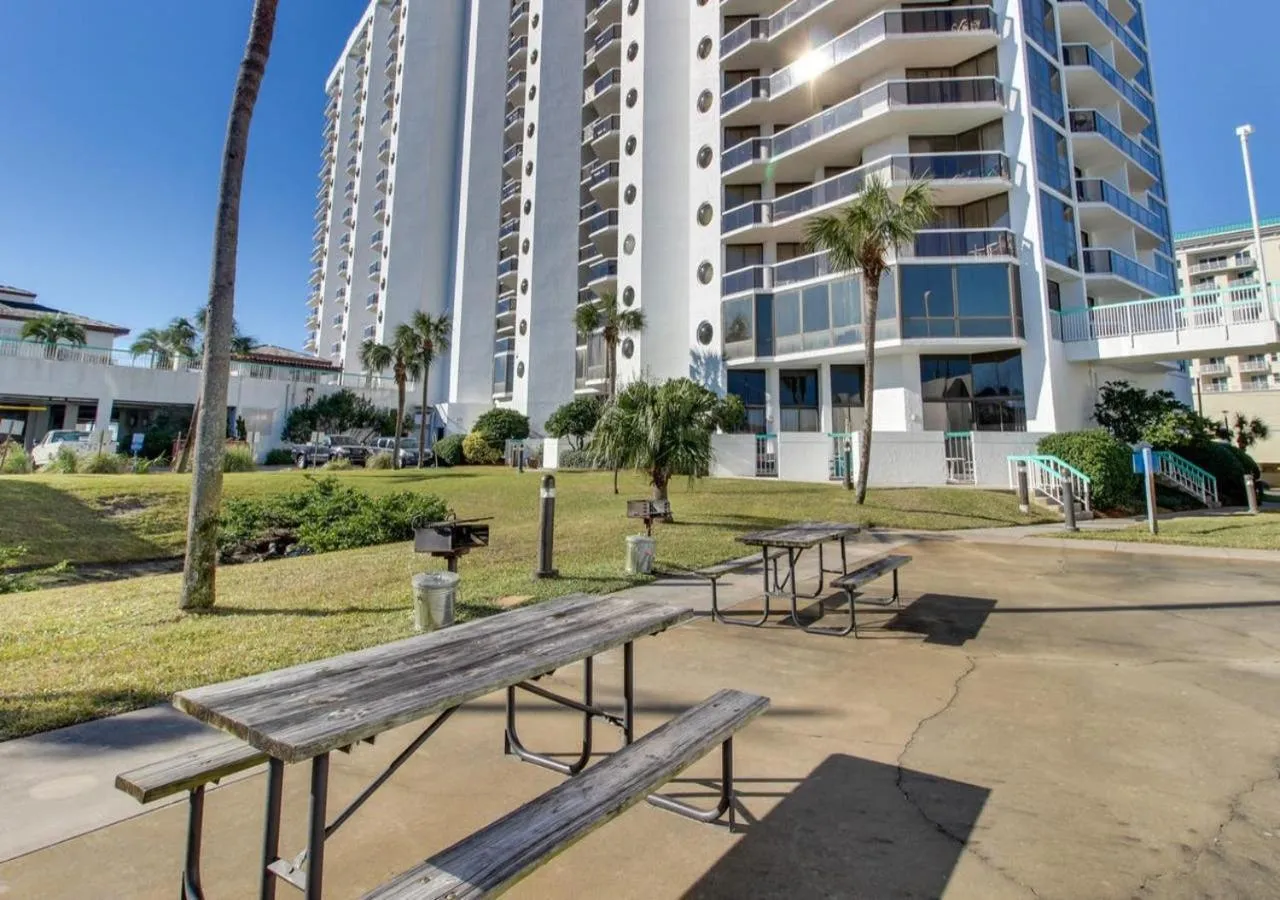 Surfside Resort by TO