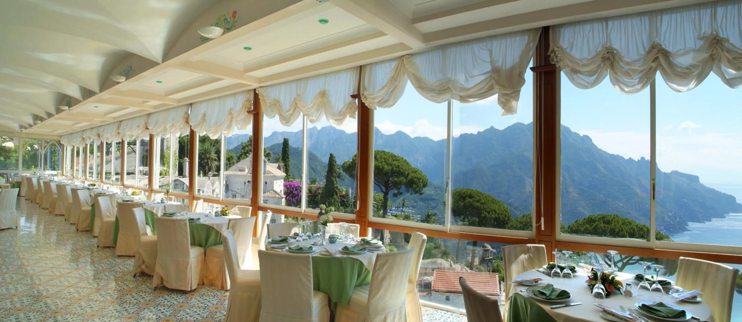 Restaurant/places to eat in Hotel Rufolo