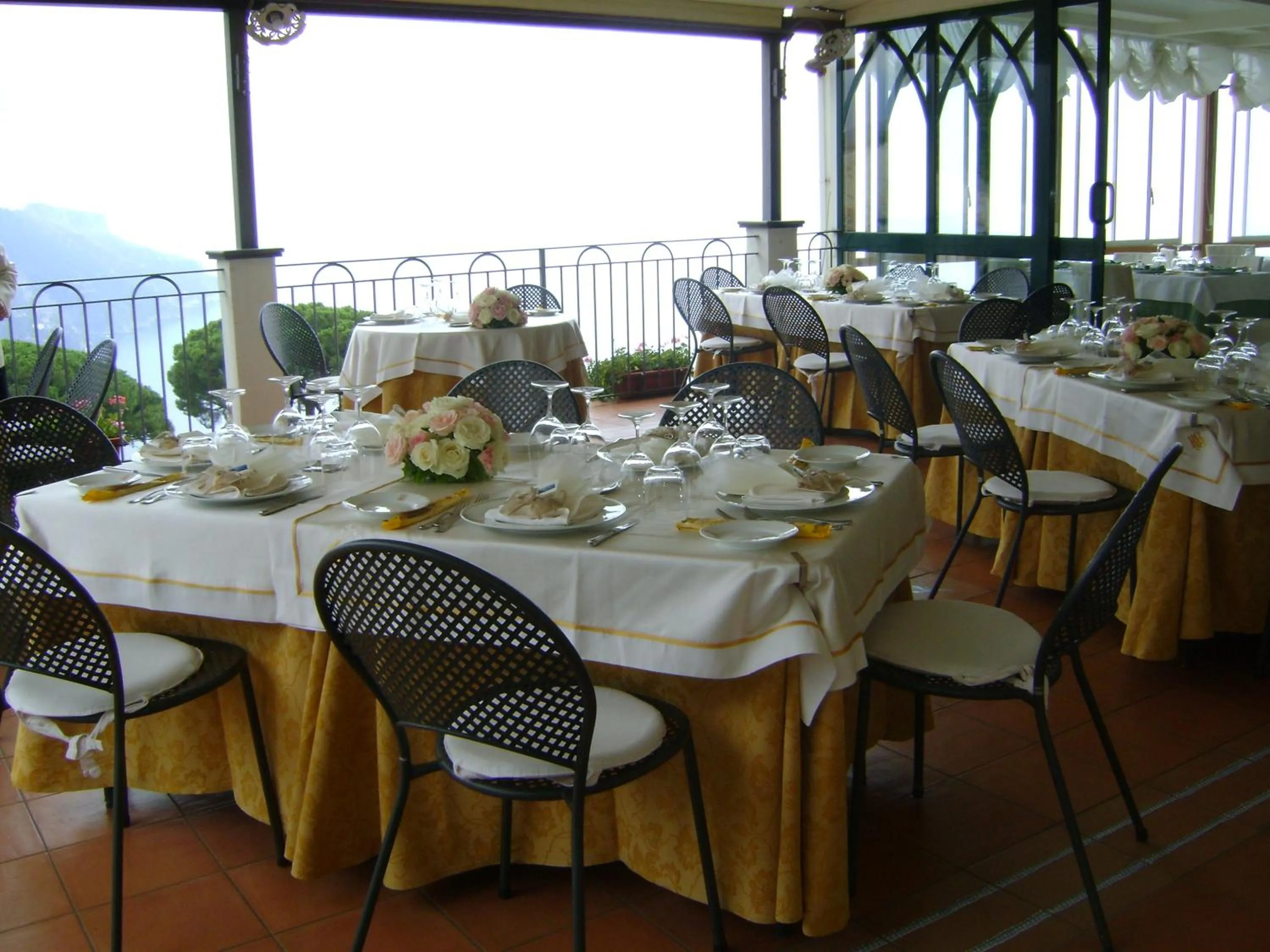 Restaurant/places to eat in Hotel Rufolo