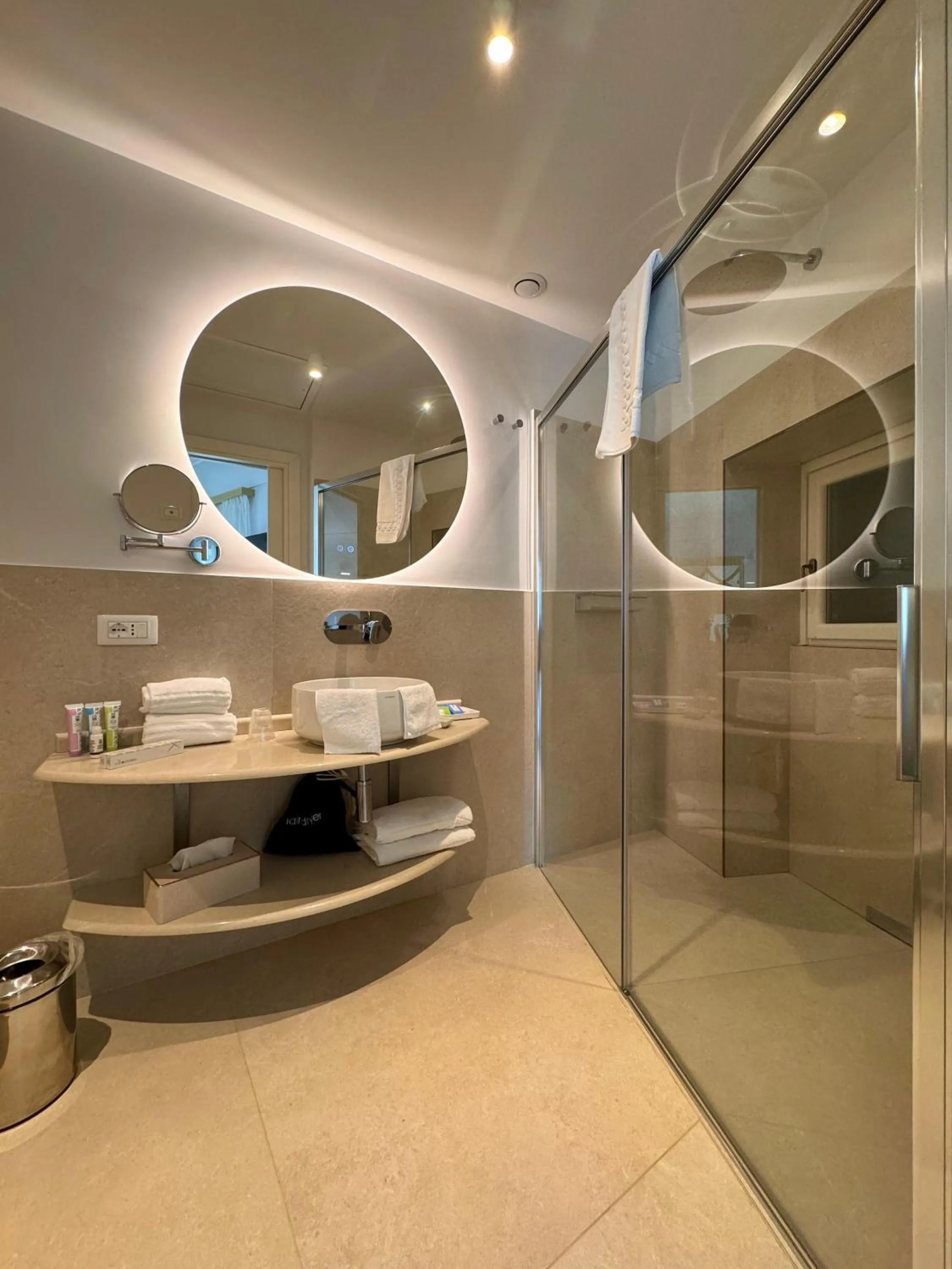 Bathroom in Hotel Rufolo