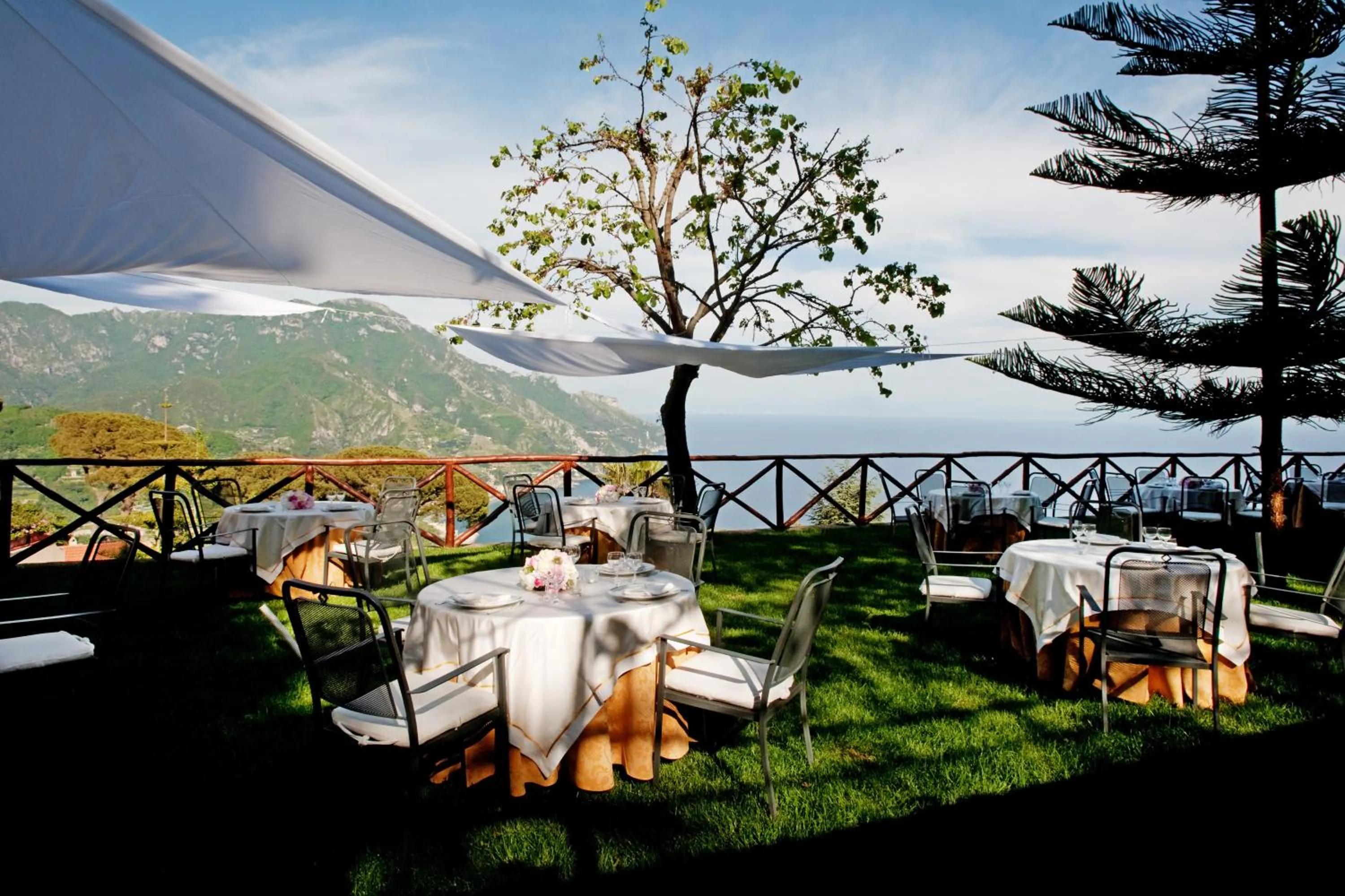 Restaurant/places to eat in Hotel Rufolo