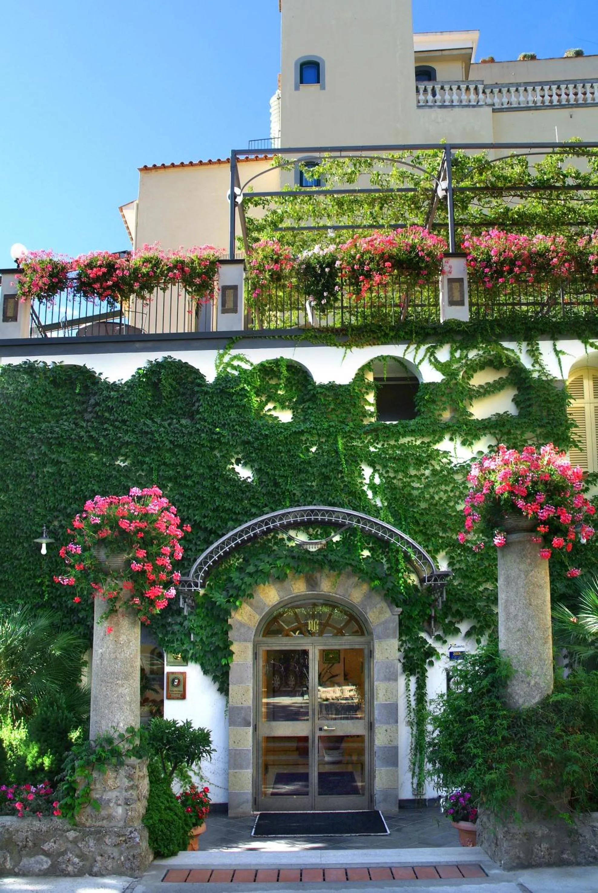 Facade/entrance in Hotel Rufolo