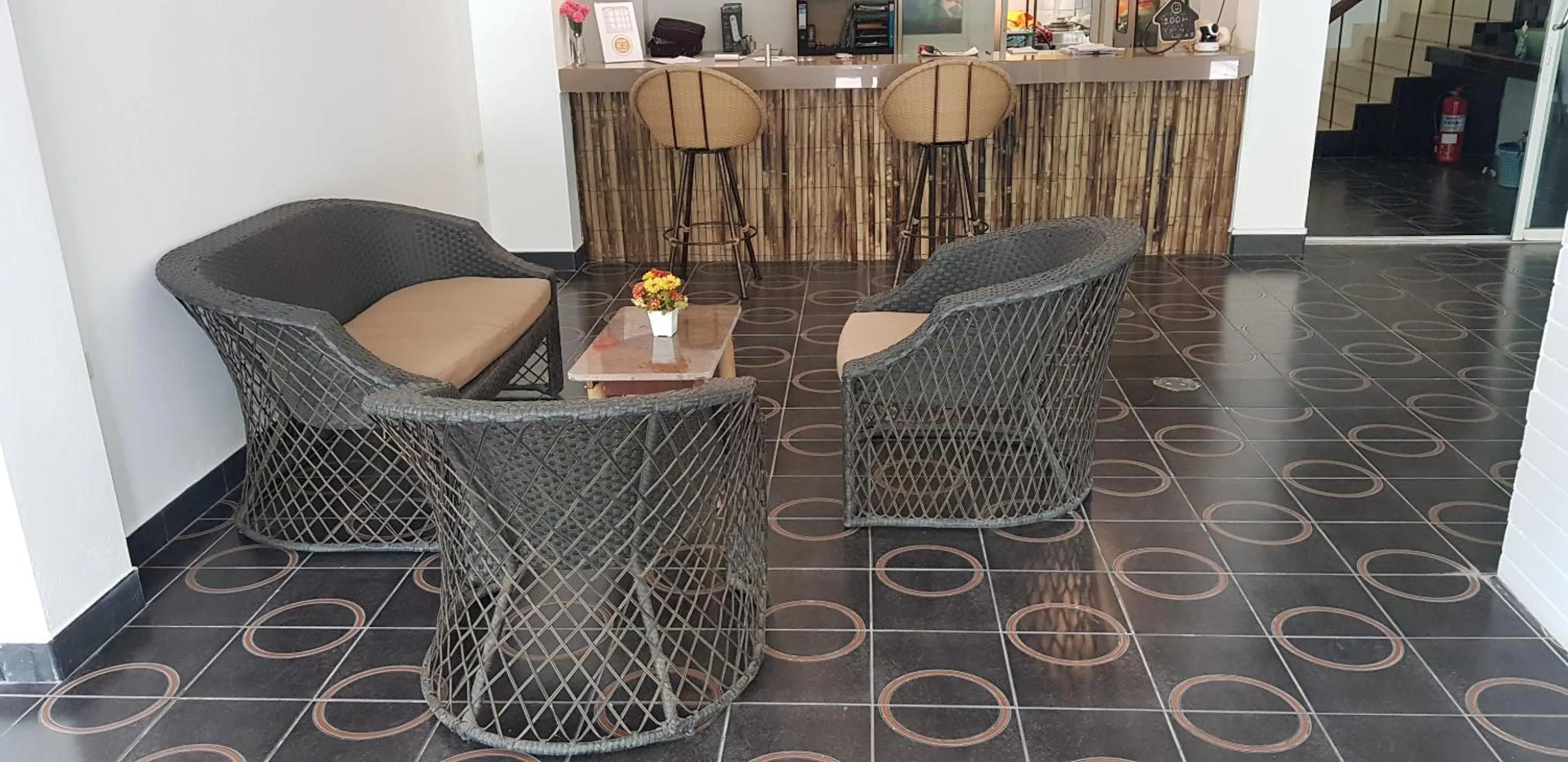 Communal lounge/ TV room in K2 Seaside Suites