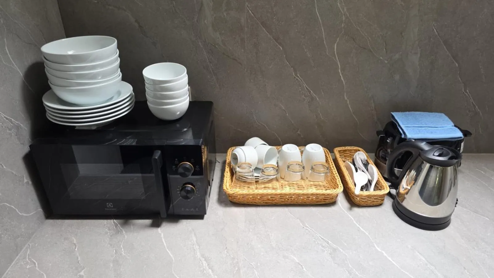 Kitchen or kitchenette in K2 Seaside Suites