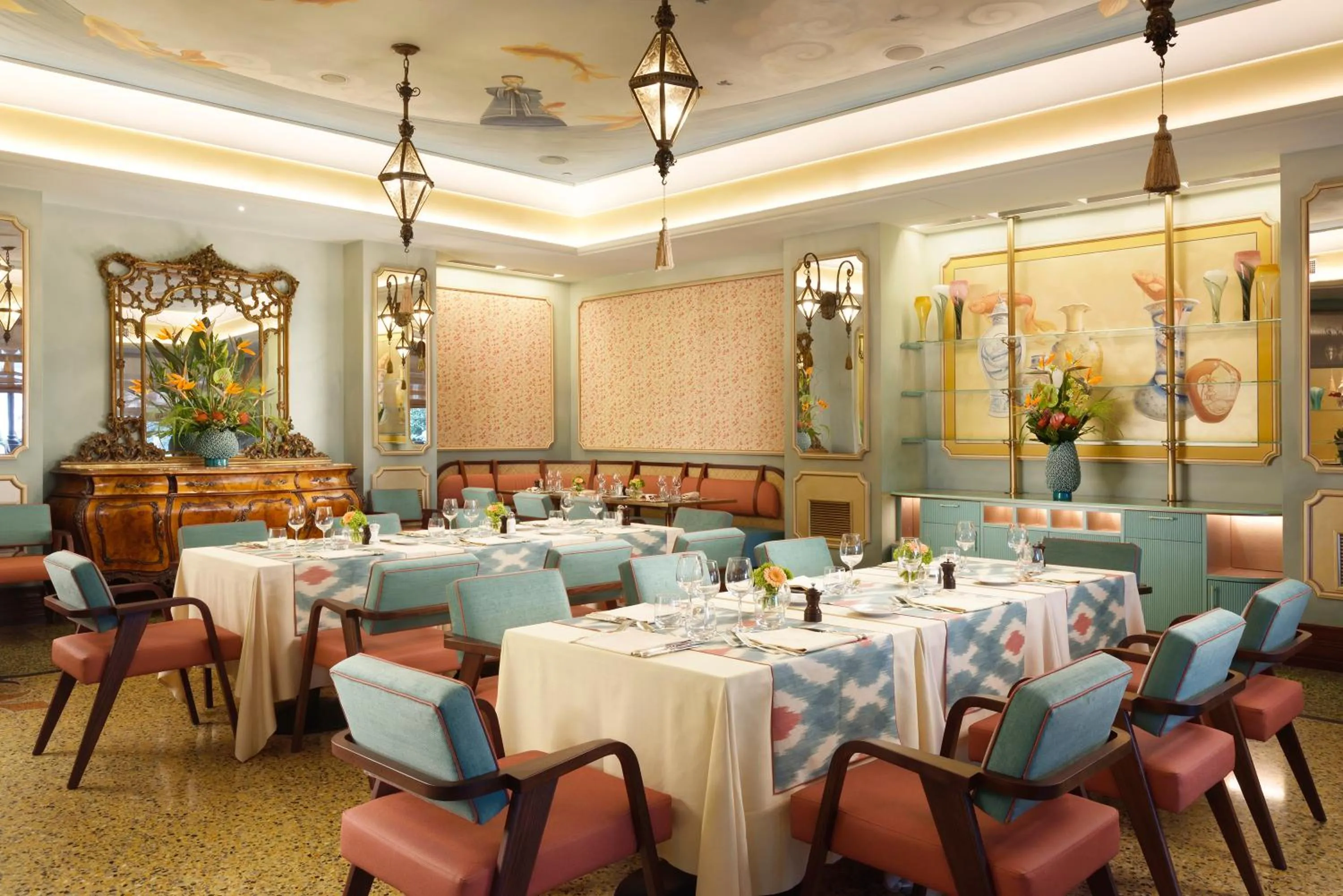 Restaurant/places to eat in Grand Hotel Savoia