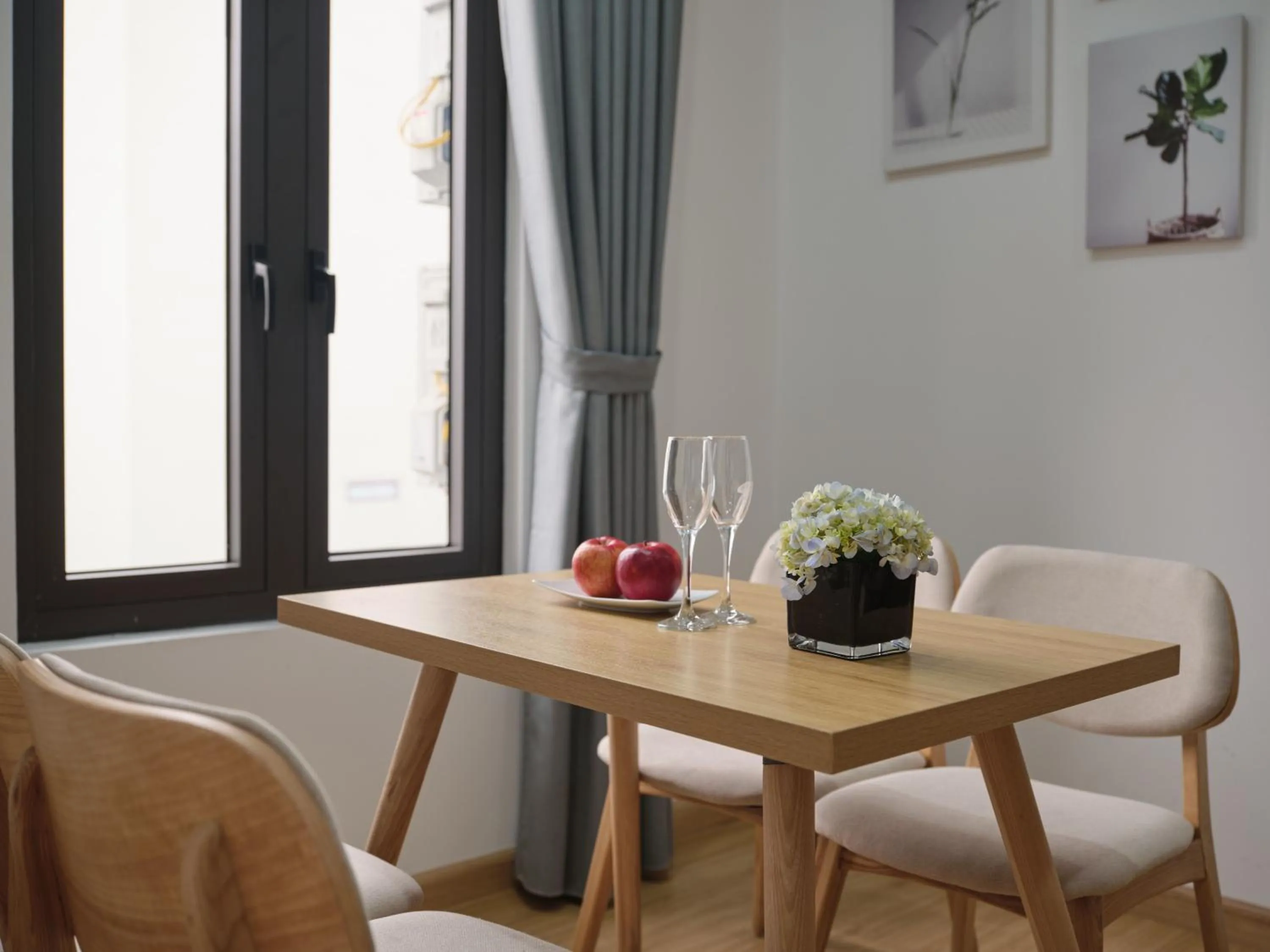 Food and drinks in MoonLight Tay Ho