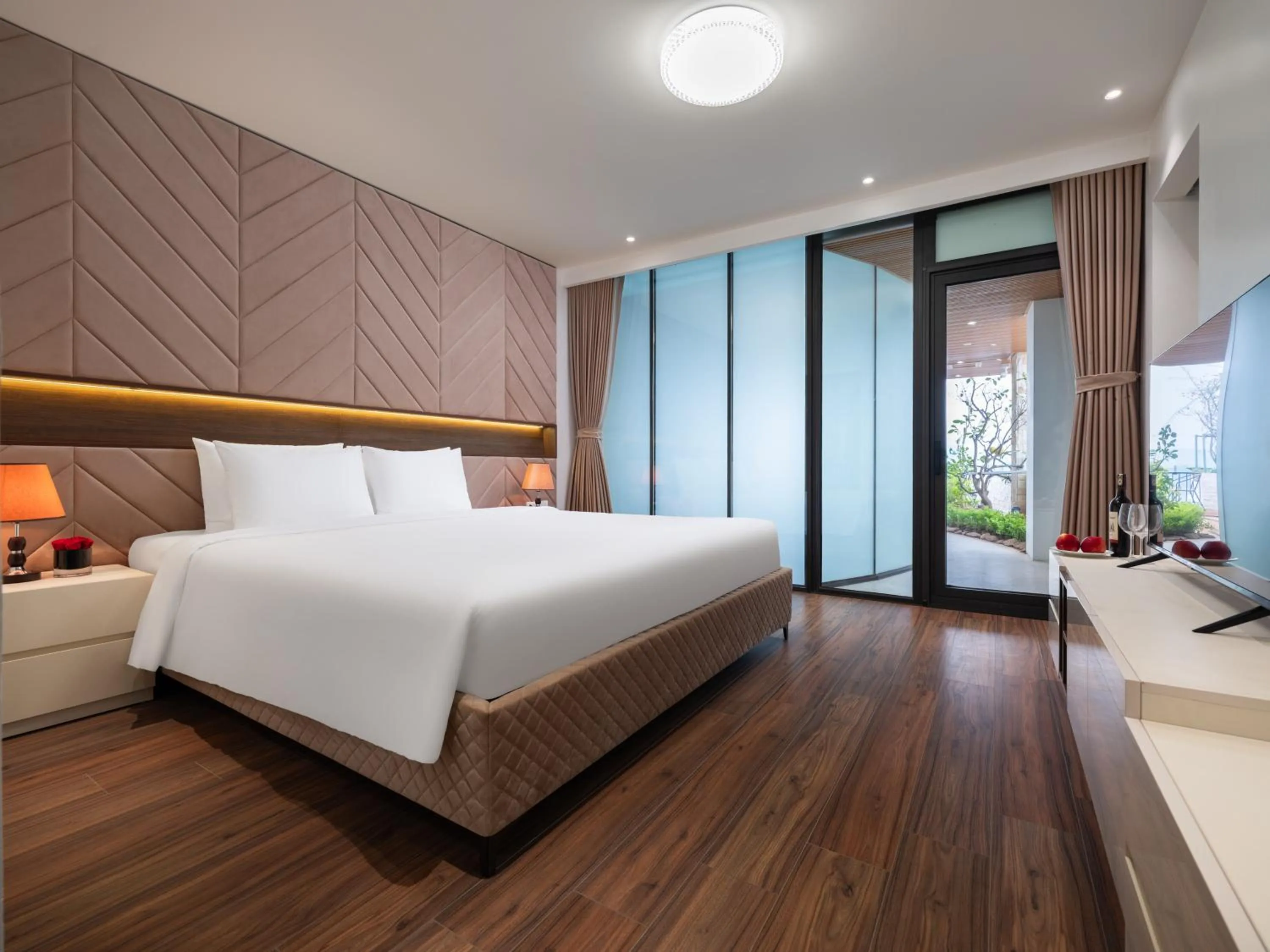 Bed in MoonLight Tay Ho