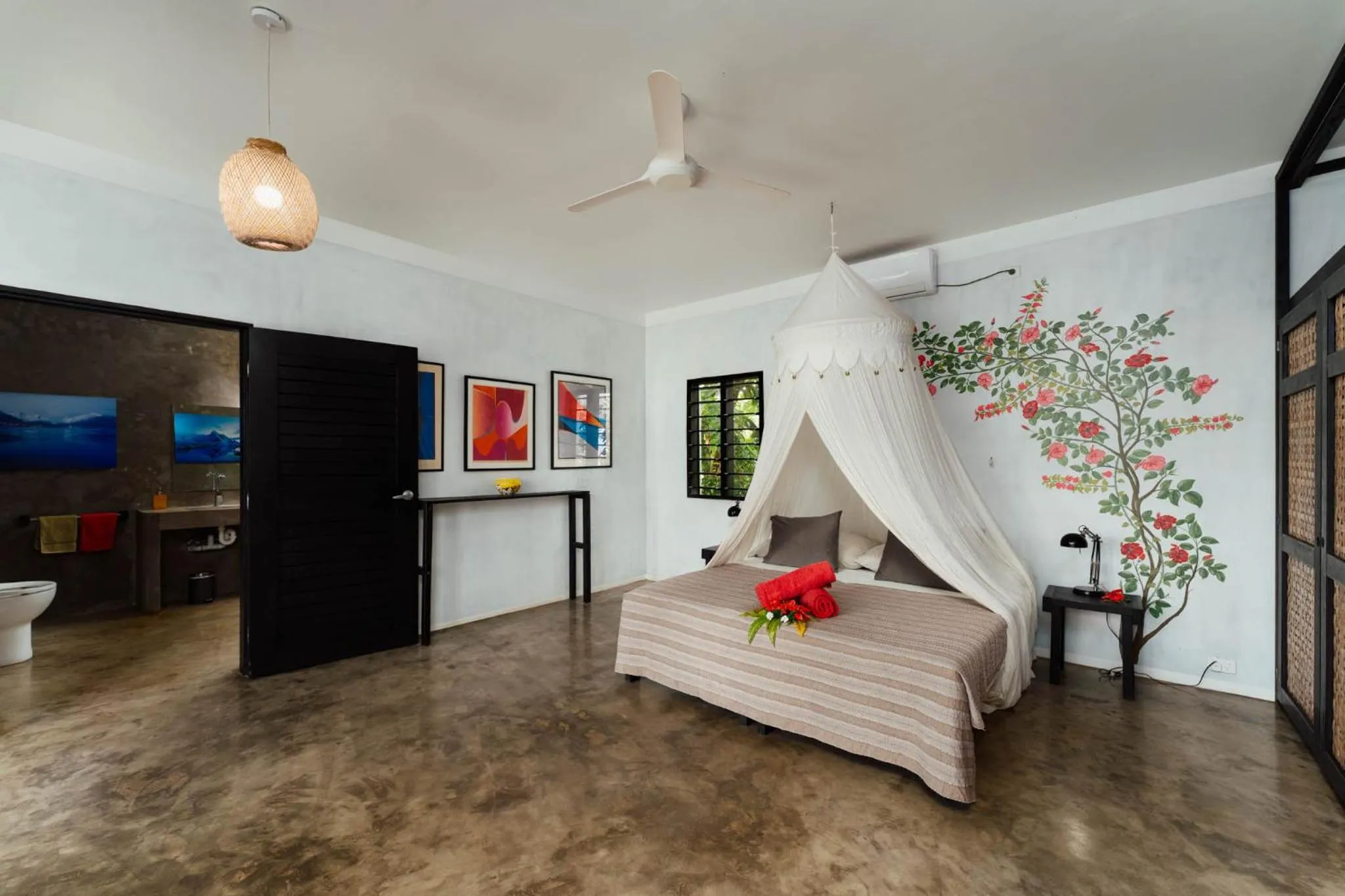 Bedroom in South Pacific Memories