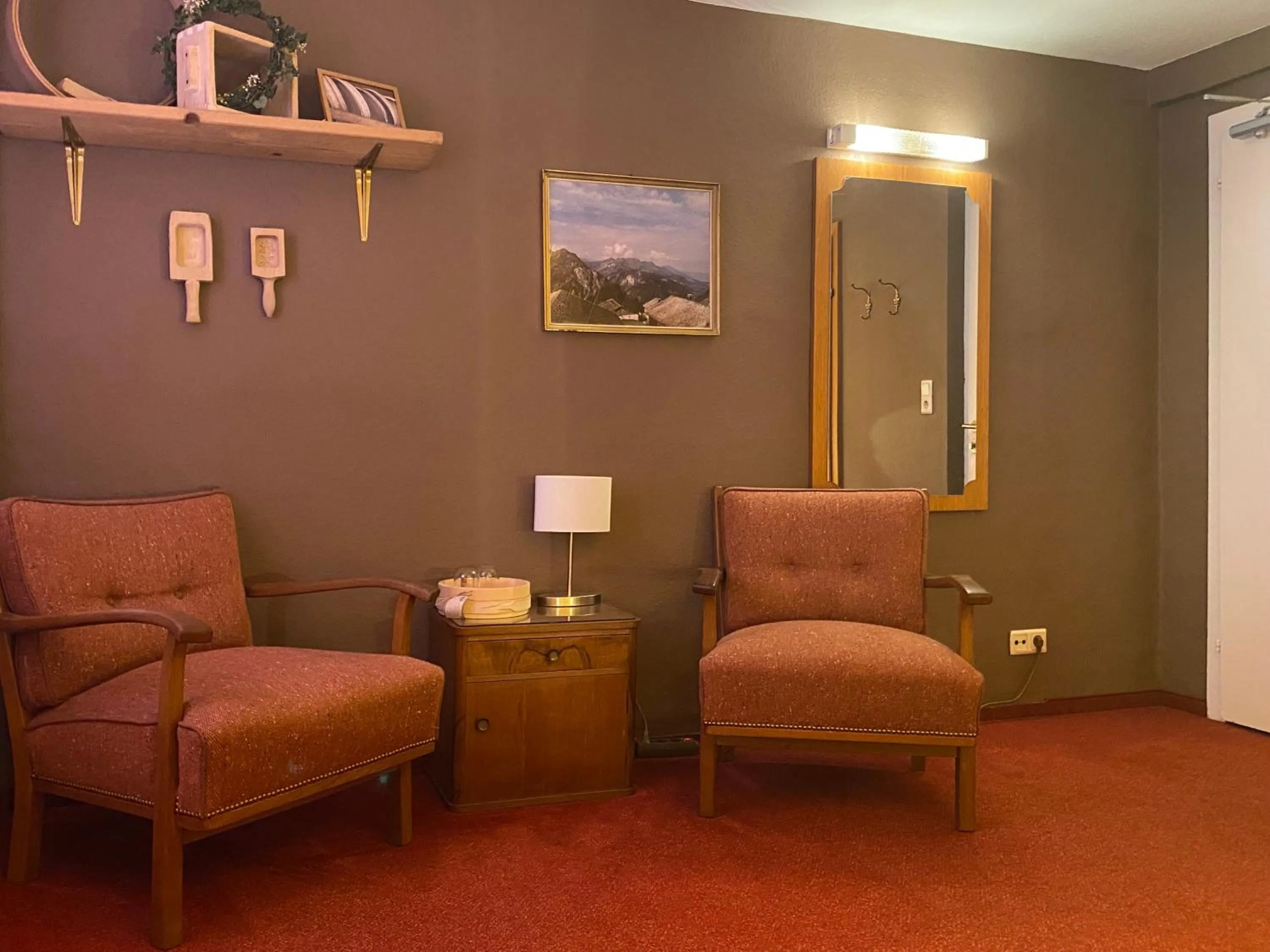 Seating area in Honolulu Hotel