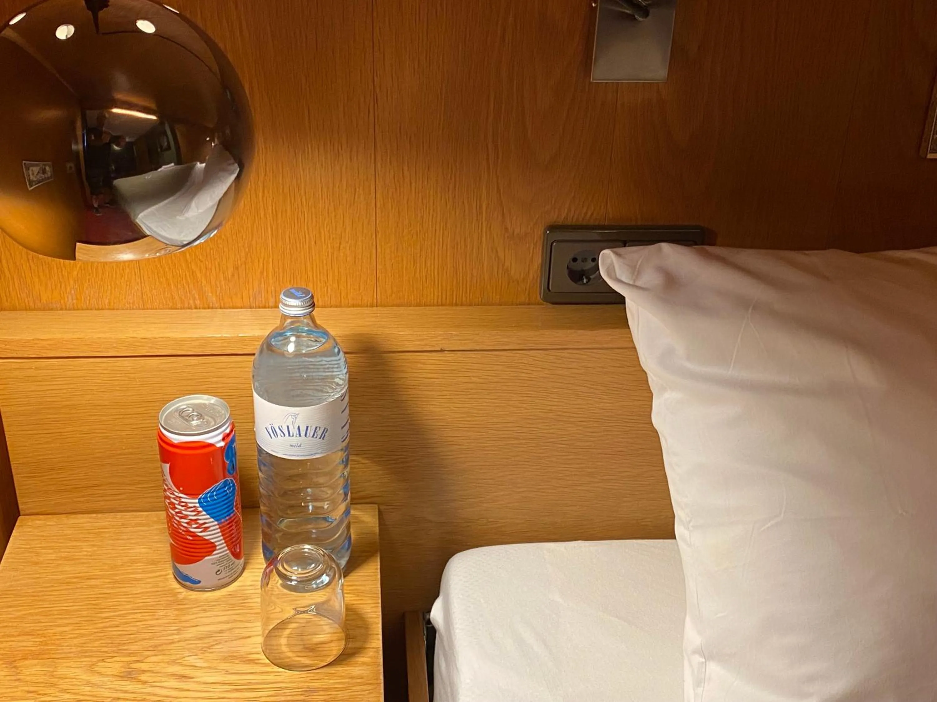 Bed in Honolulu Hotel