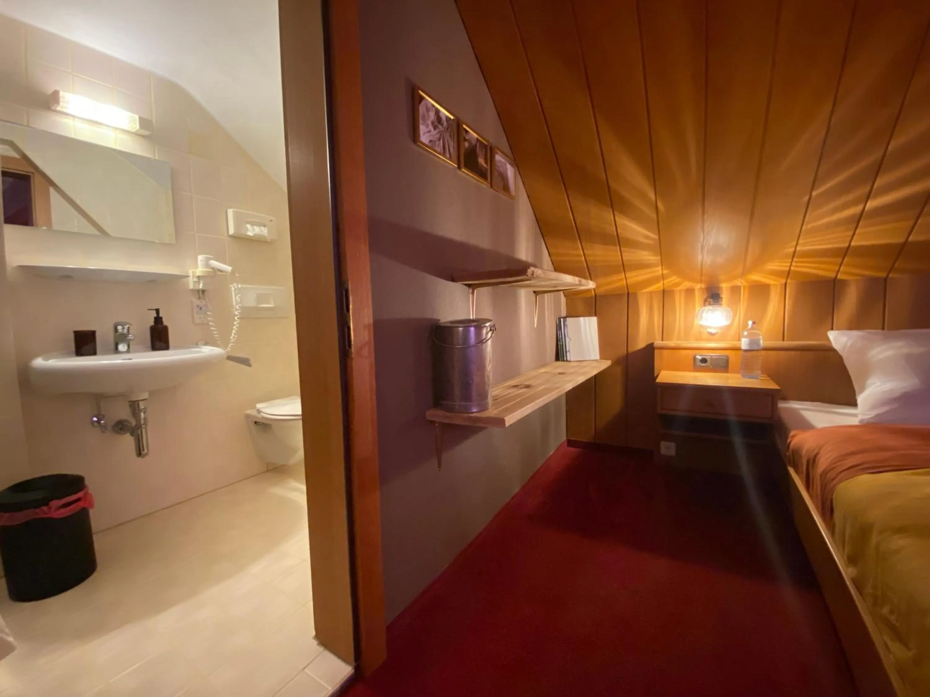 Bathroom in Honolulu Hotel