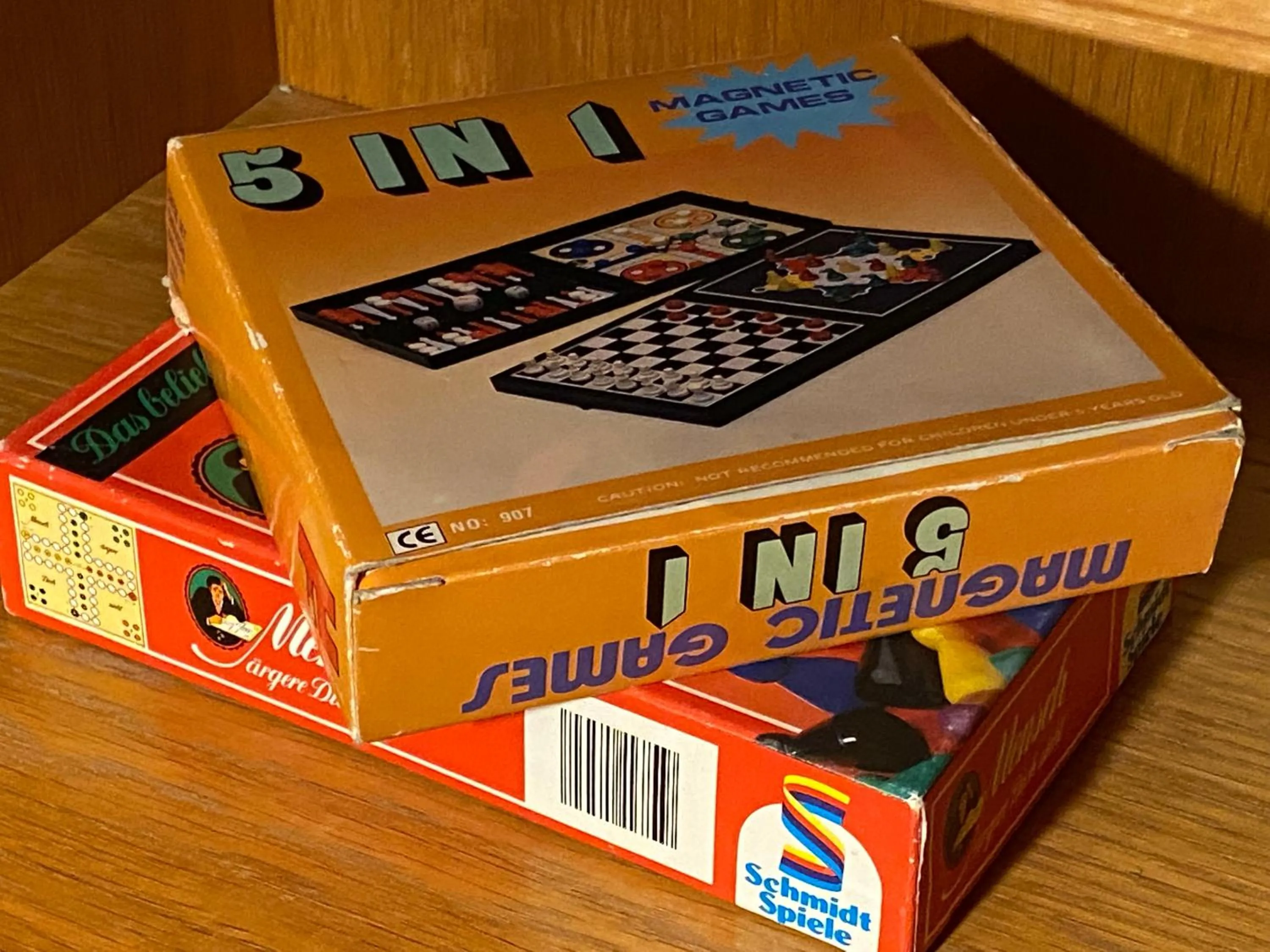 Decorative detail in Honolulu Hotel