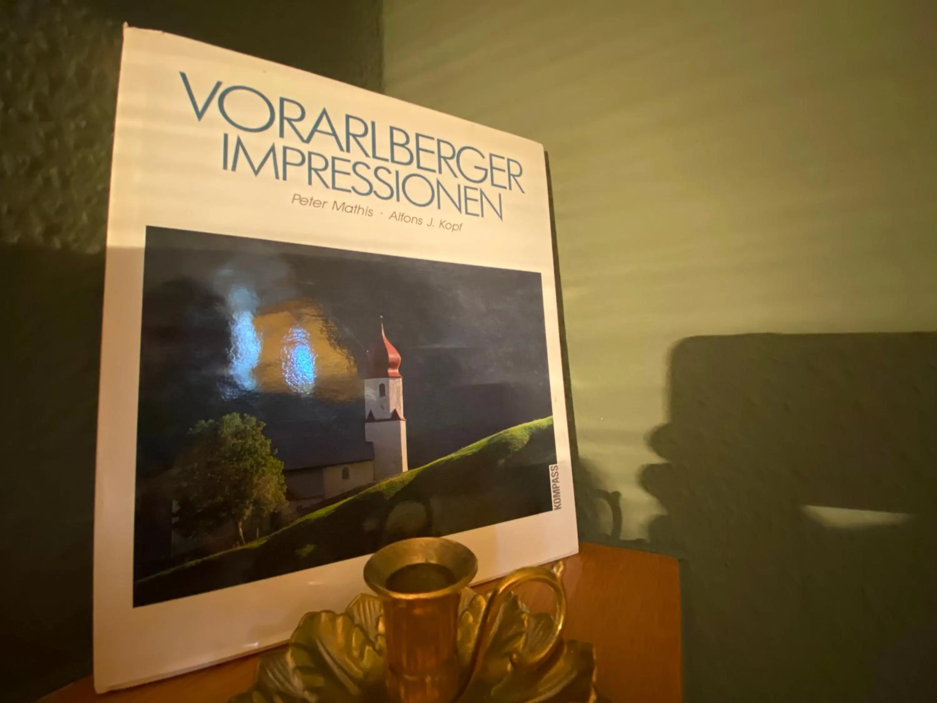 Decorative detail in Honolulu Hotel